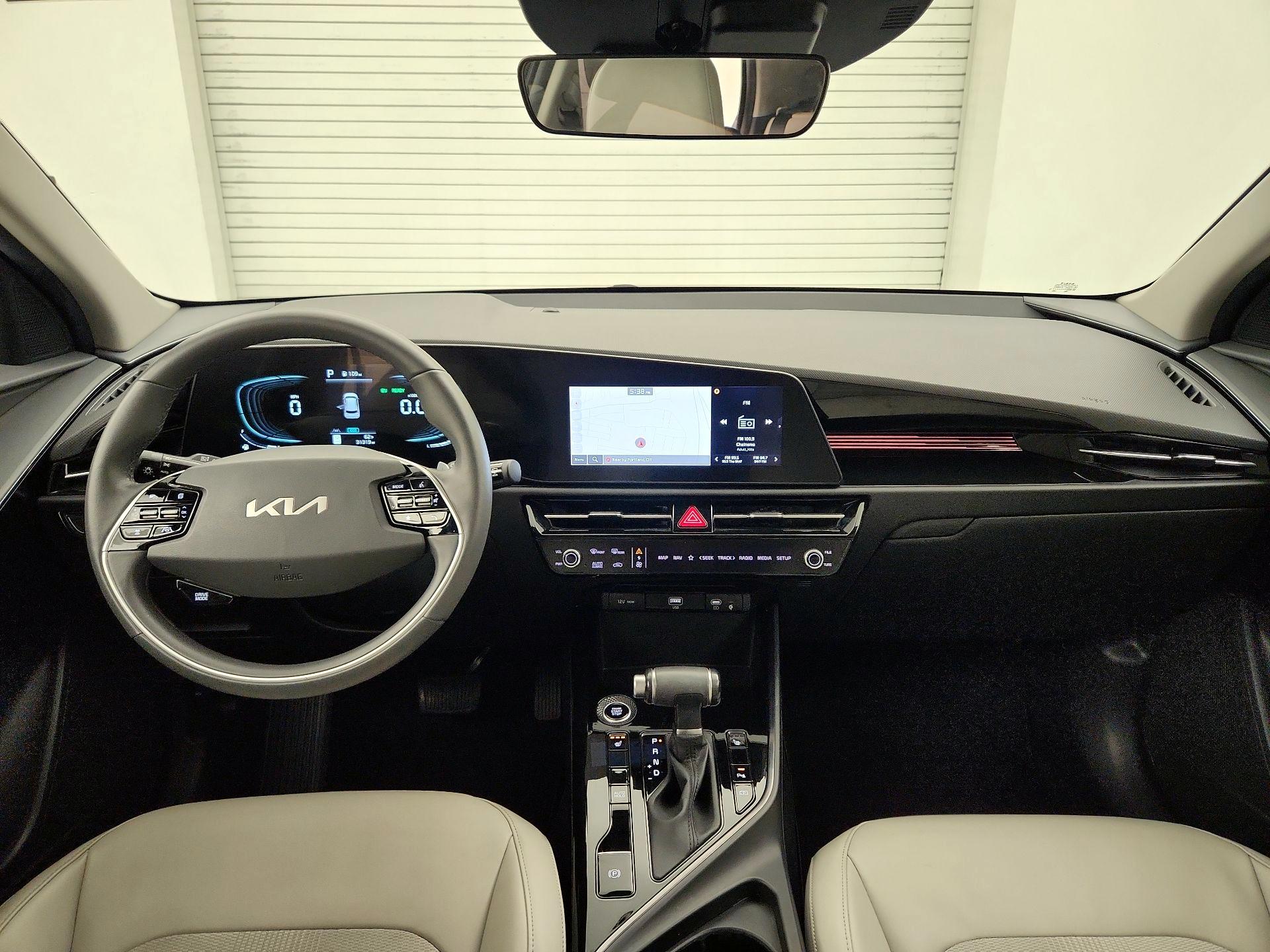 Thumbnail: 2023 Kia Niro - 9