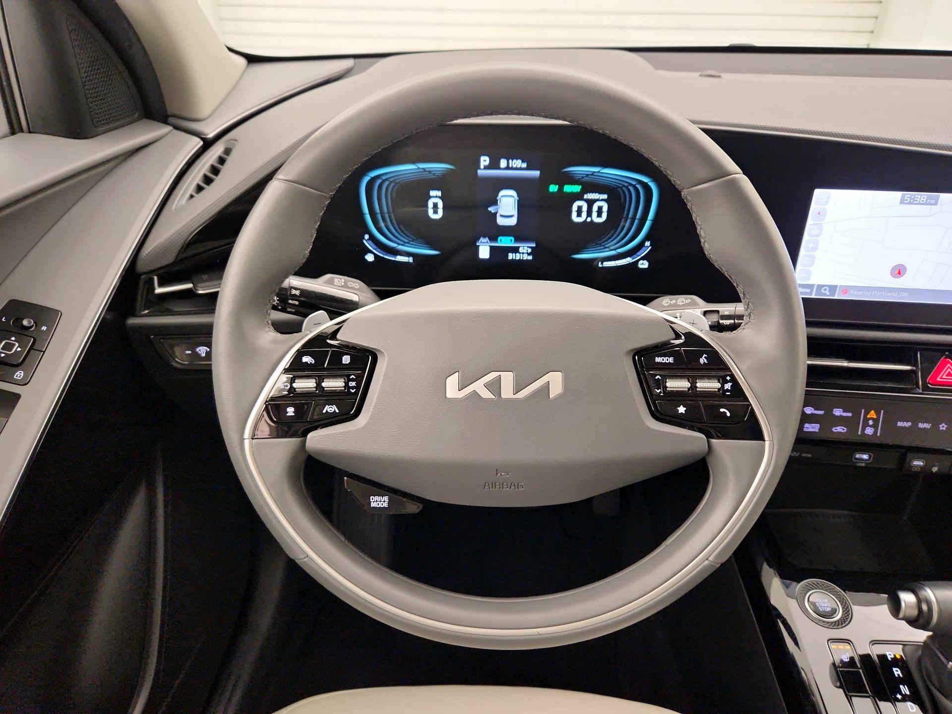 Thumbnail: 2023 Kia Niro - 10