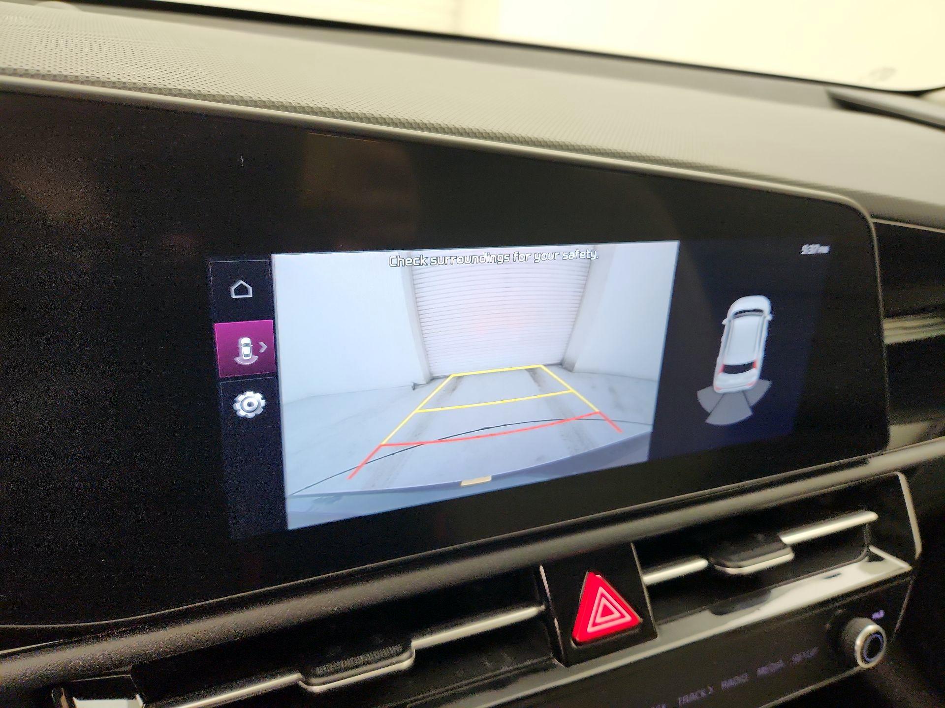 Thumbnail: 2023 Kia Niro - 15