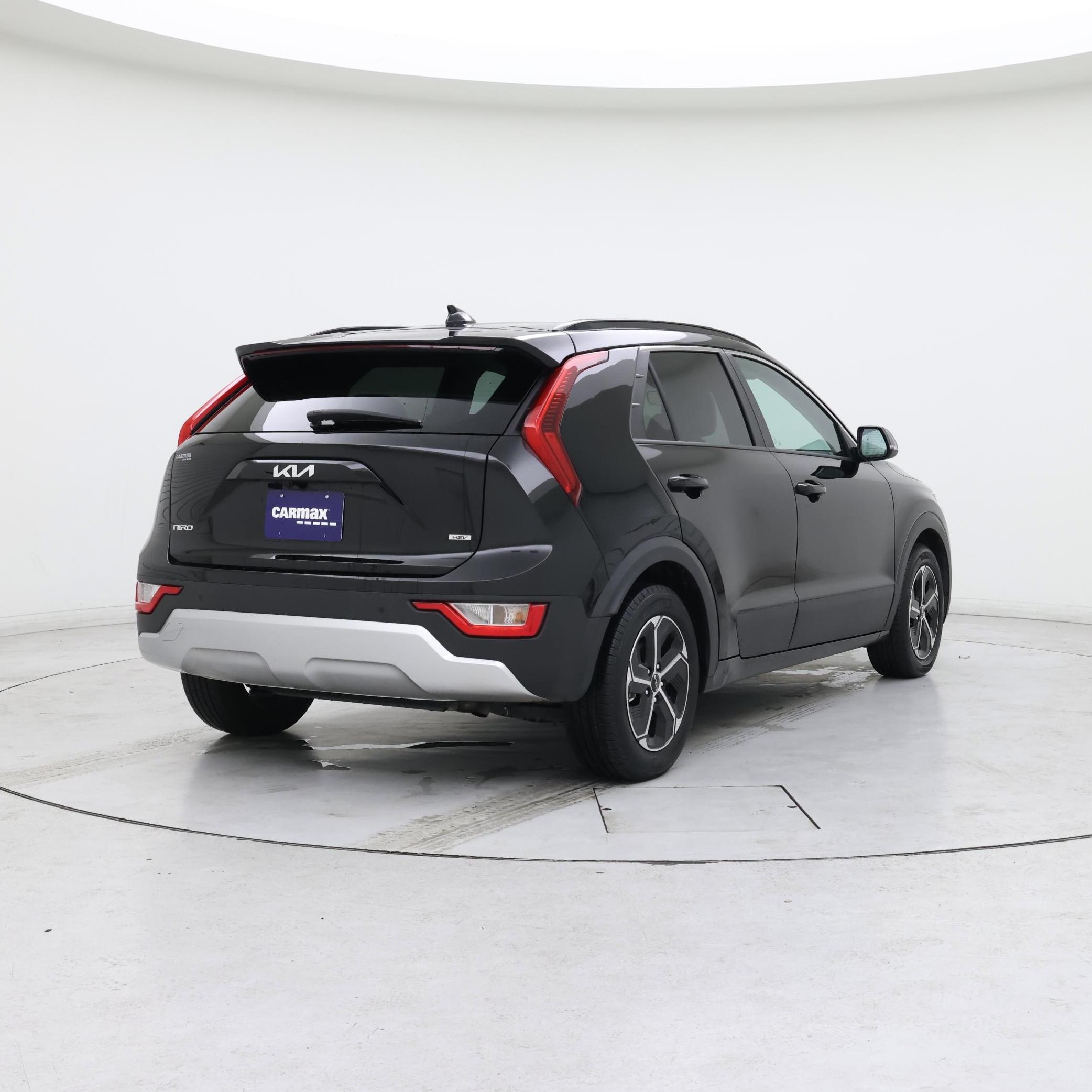 Thumbnail: 2023 Kia Niro - 8