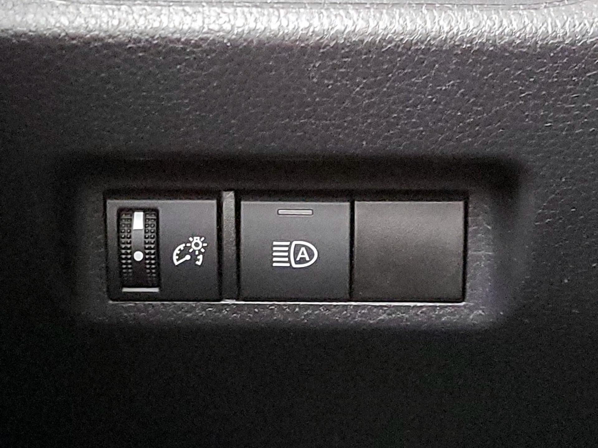 Thumbnail: 2021 Toyota RAV4 - 13