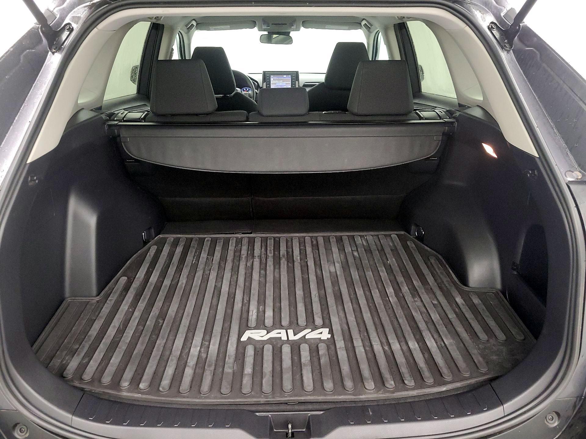 Thumbnail: 2021 Toyota RAV4 - 20