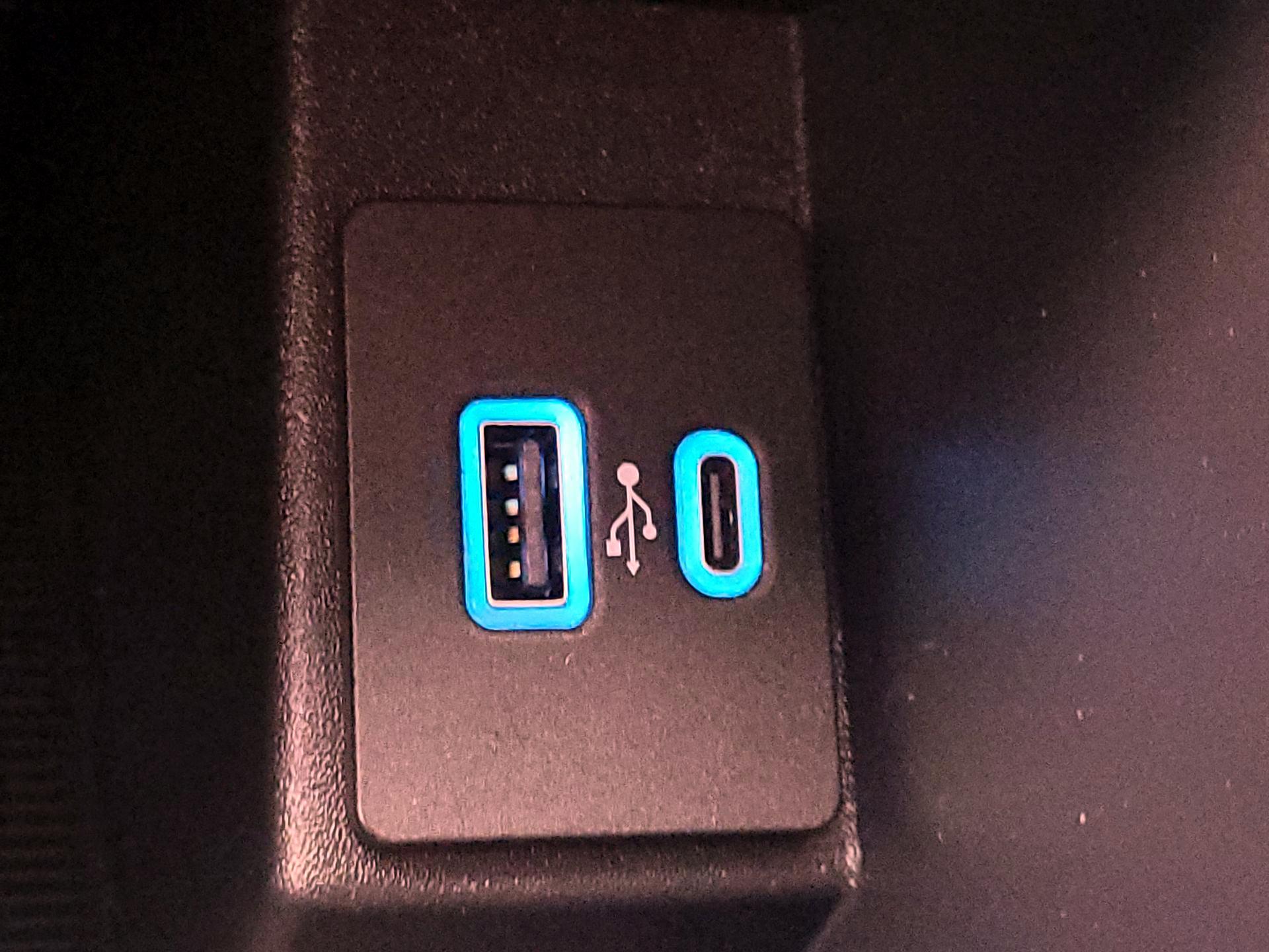 Thumbnail: 2021 Ford Edge - 19