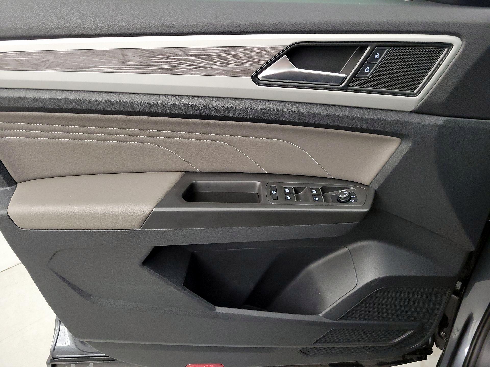 Thumbnail: 2022 Volkswagen Atlas - 12