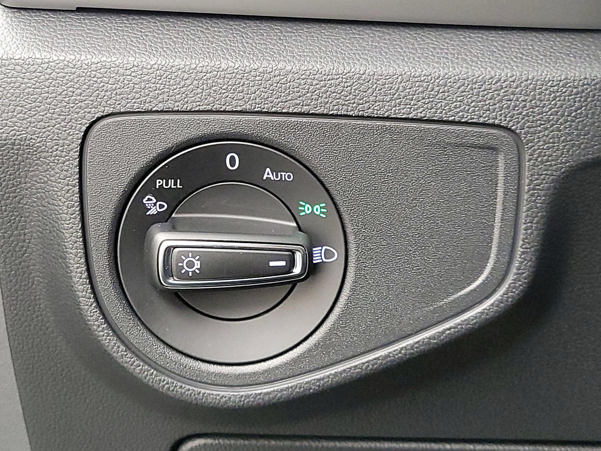 Thumbnail: 2022 Volkswagen Atlas - 13