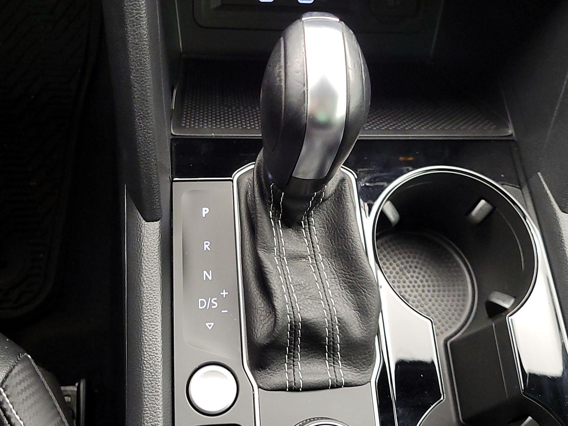 Thumbnail: 2022 Volkswagen Atlas - 17