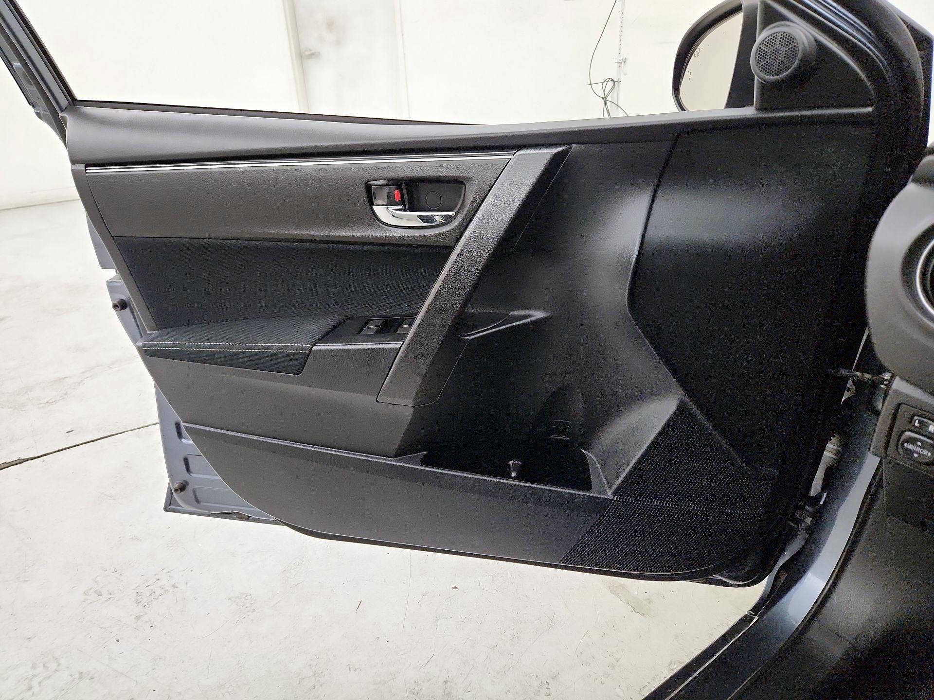 Thumbnail: 2019 Toyota Corolla - 12