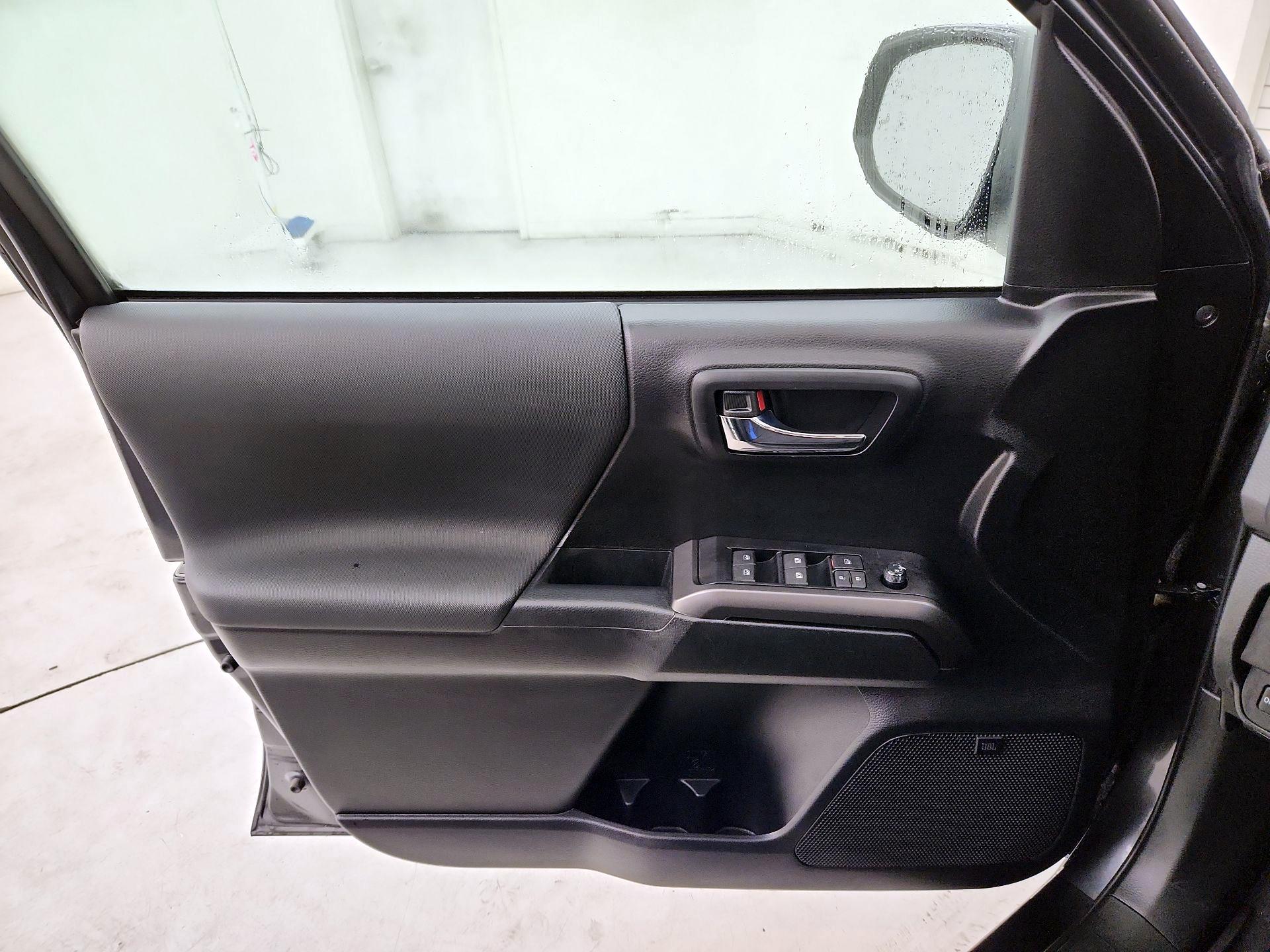 Thumbnail: 2022 Toyota Tacoma - 12