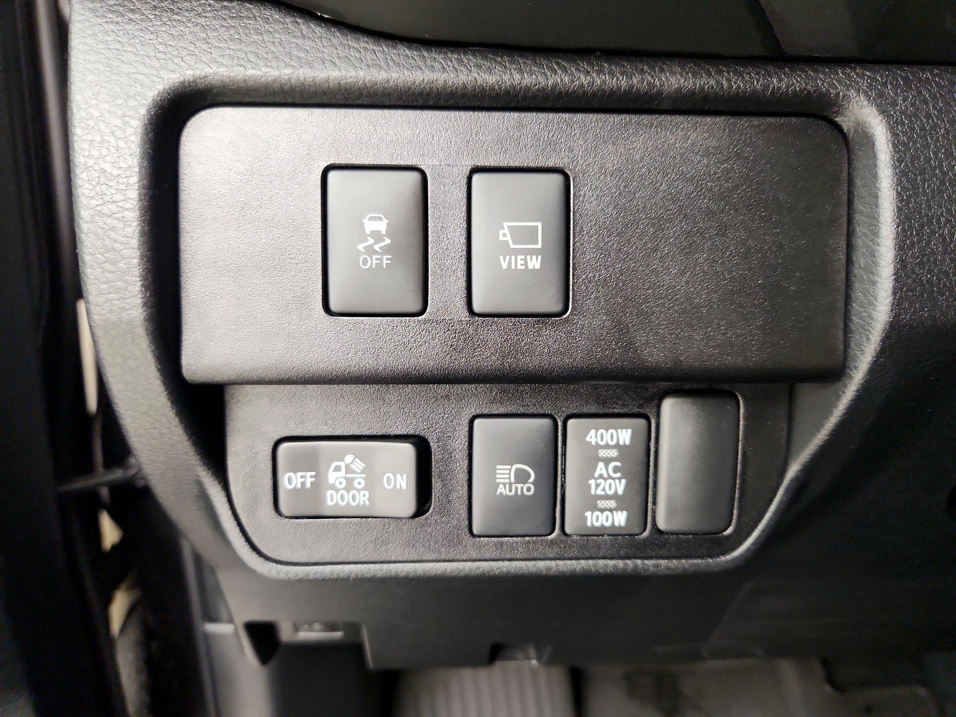 Thumbnail: 2022 Toyota Tacoma - 13