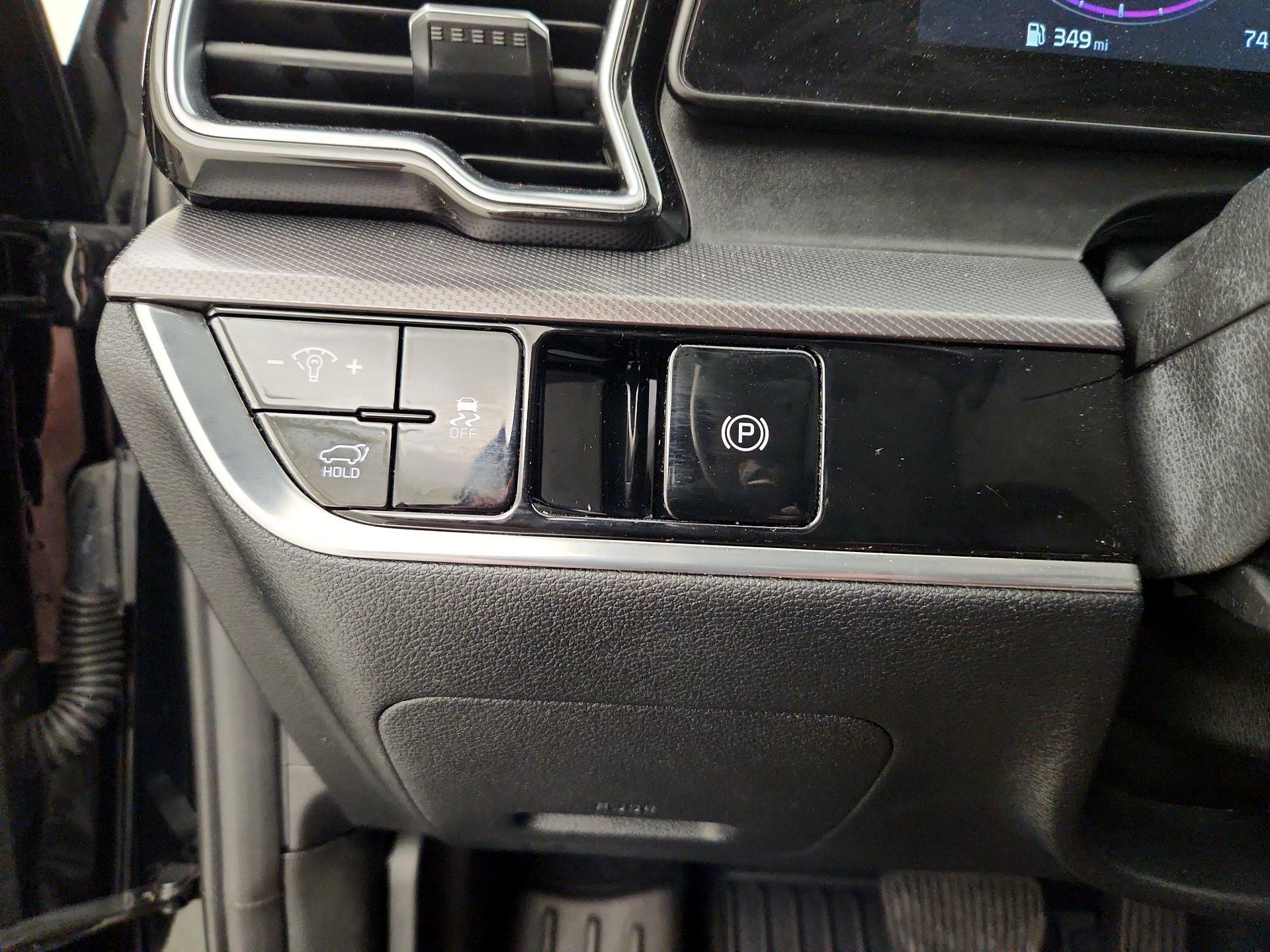 Thumbnail: 2023 Kia Sportage - 13