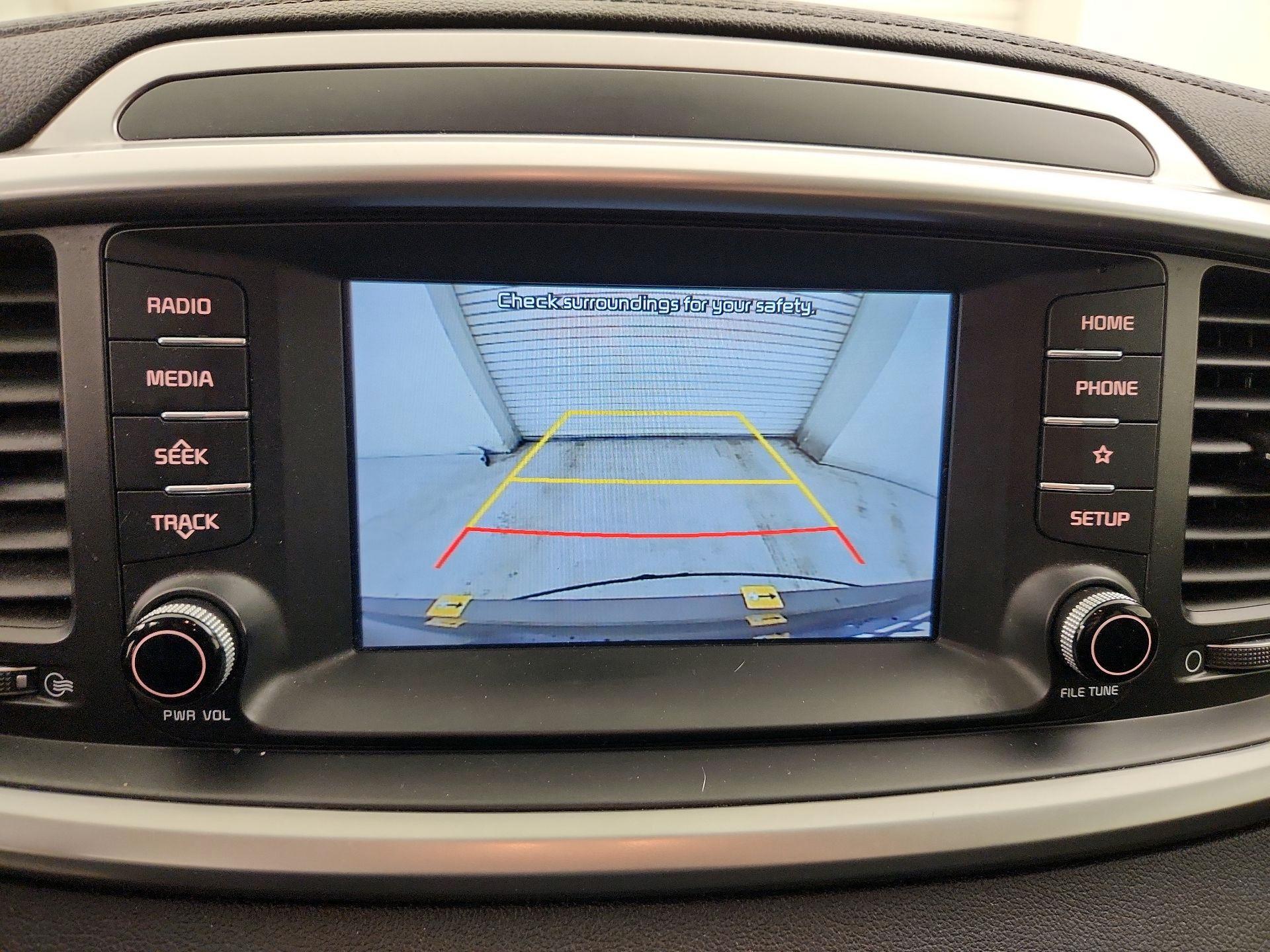 Thumbnail: 2019 Kia Sorento - 14