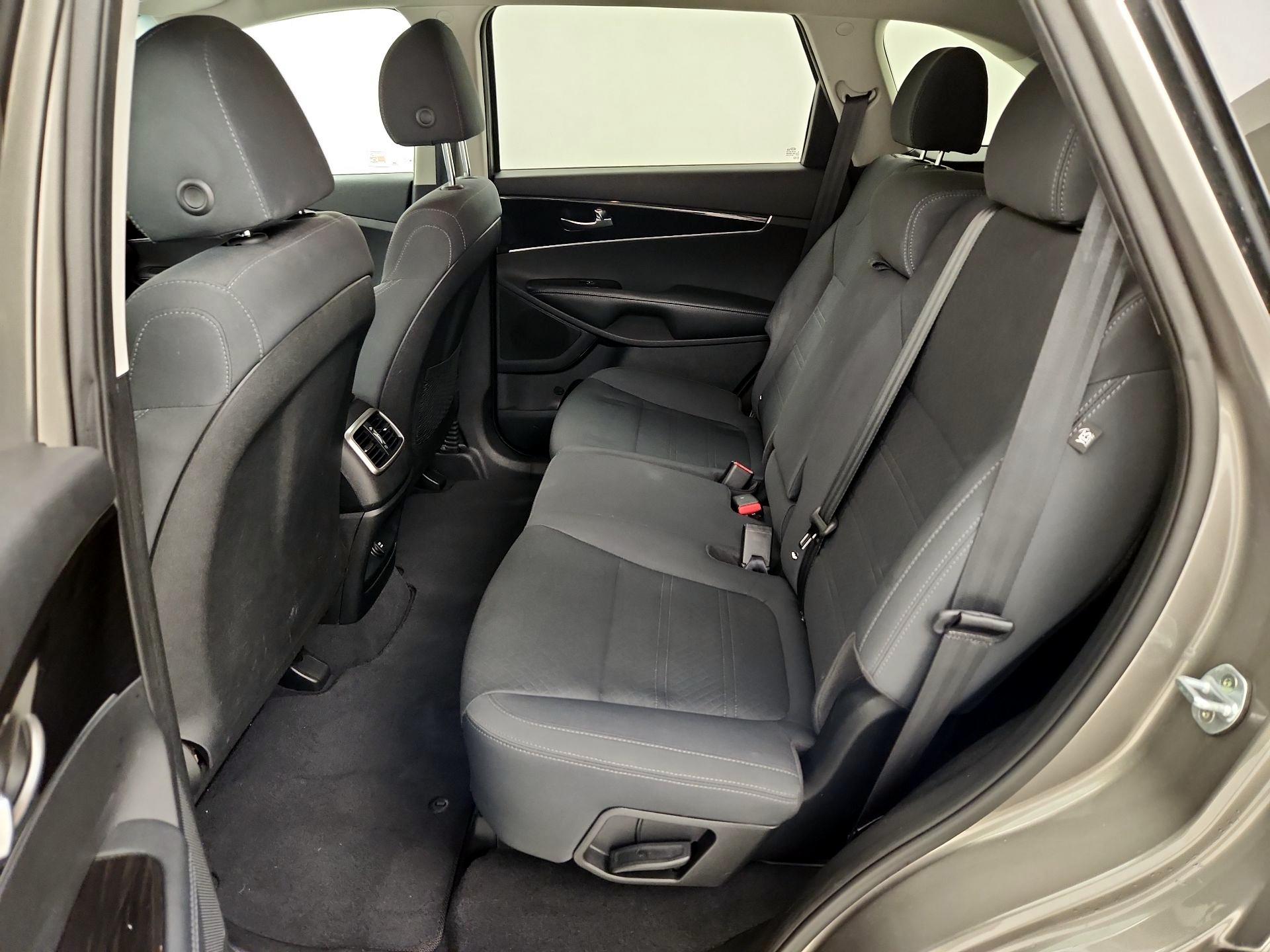 Thumbnail: 2019 Kia Sorento - 19