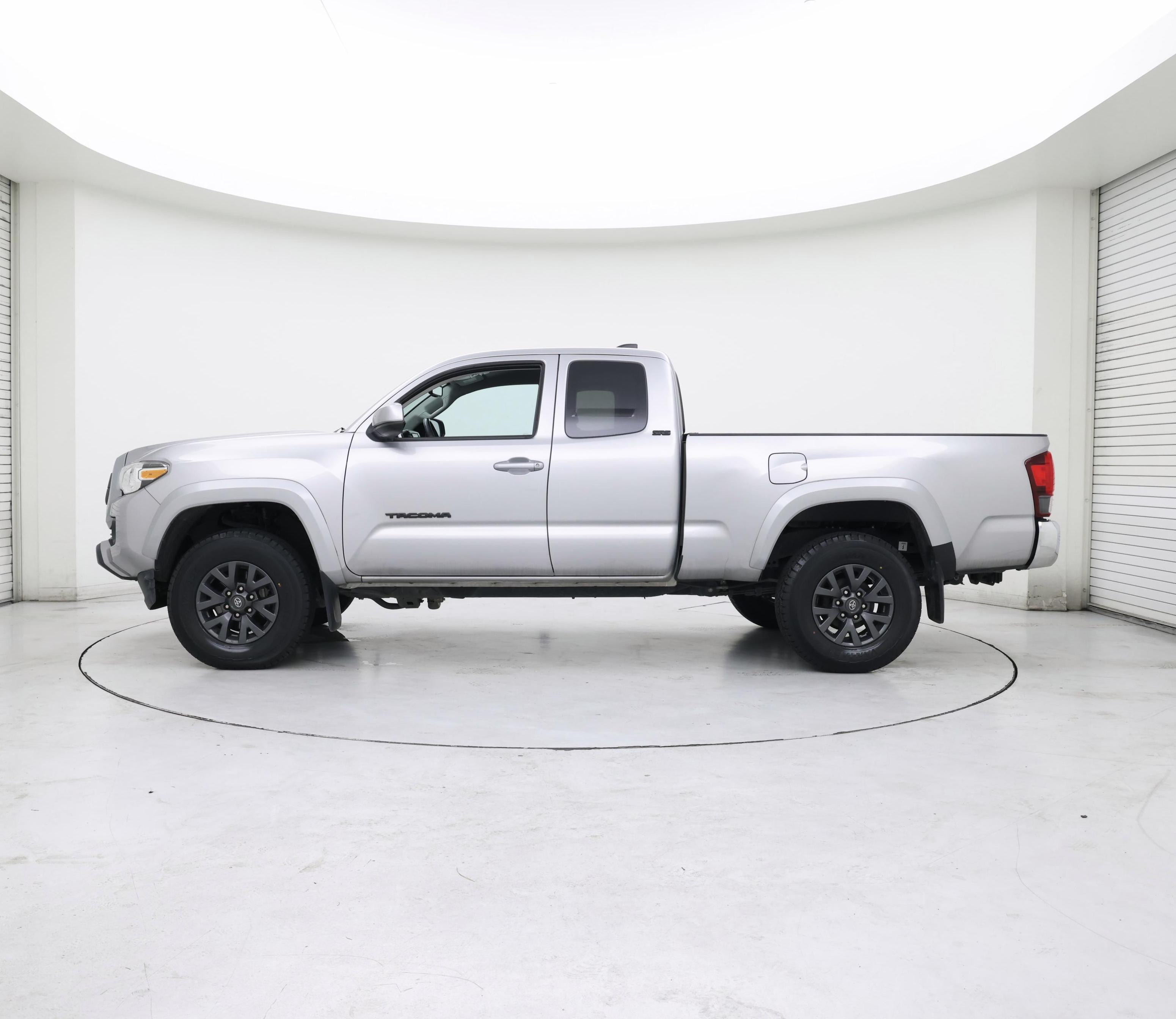 Thumbnail: 2021 Toyota Tacoma - 3