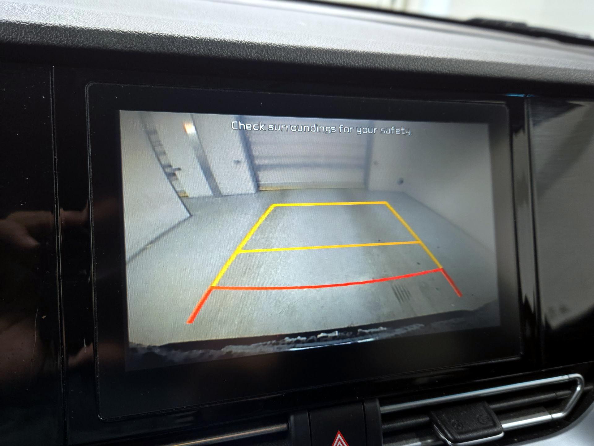 Thumbnail: 2020 Kia Niro - 14