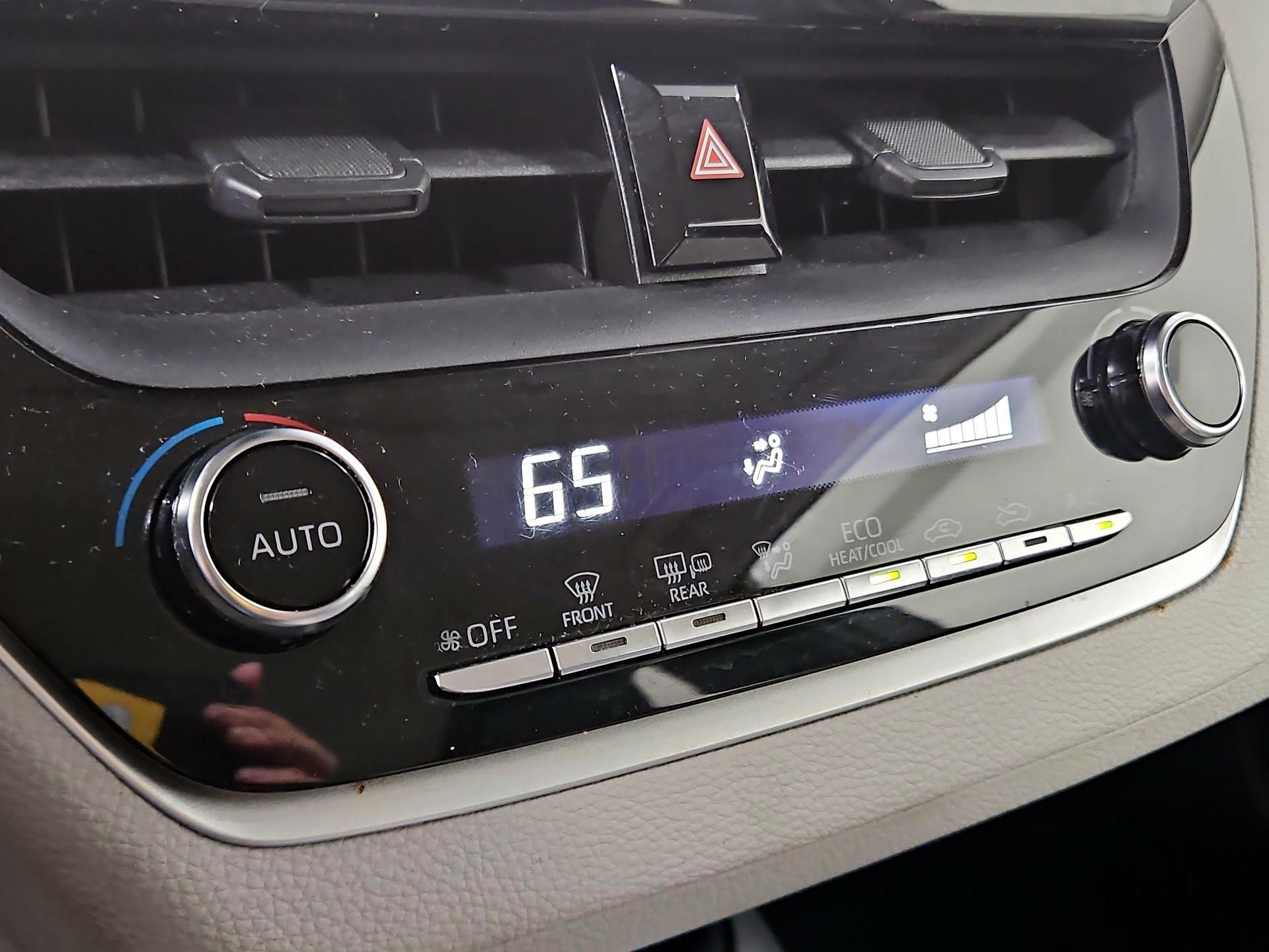 Thumbnail: 2021 Toyota Corolla - 16