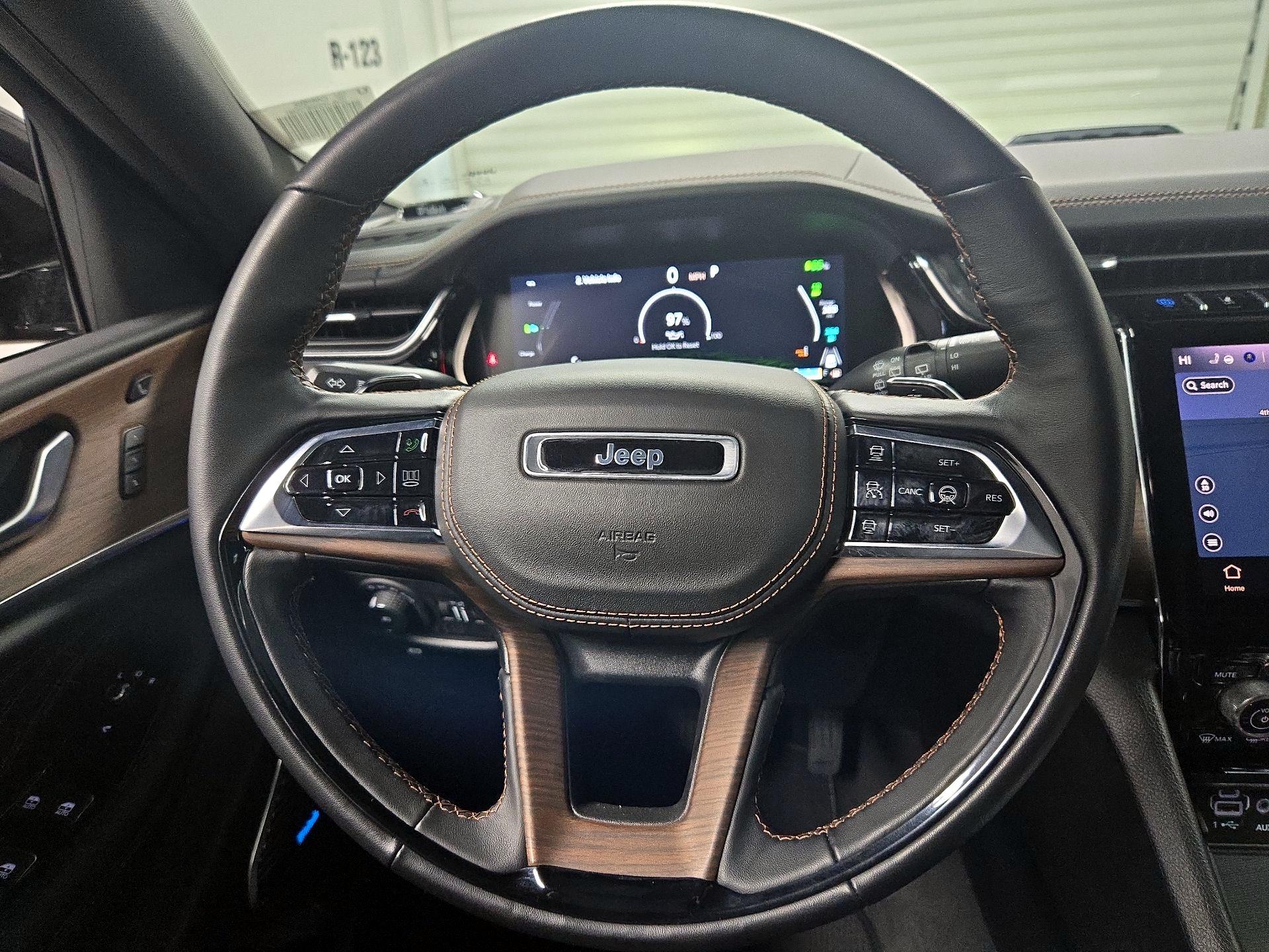 Thumbnail: 2022 Jeep Grand Cherokee - 10