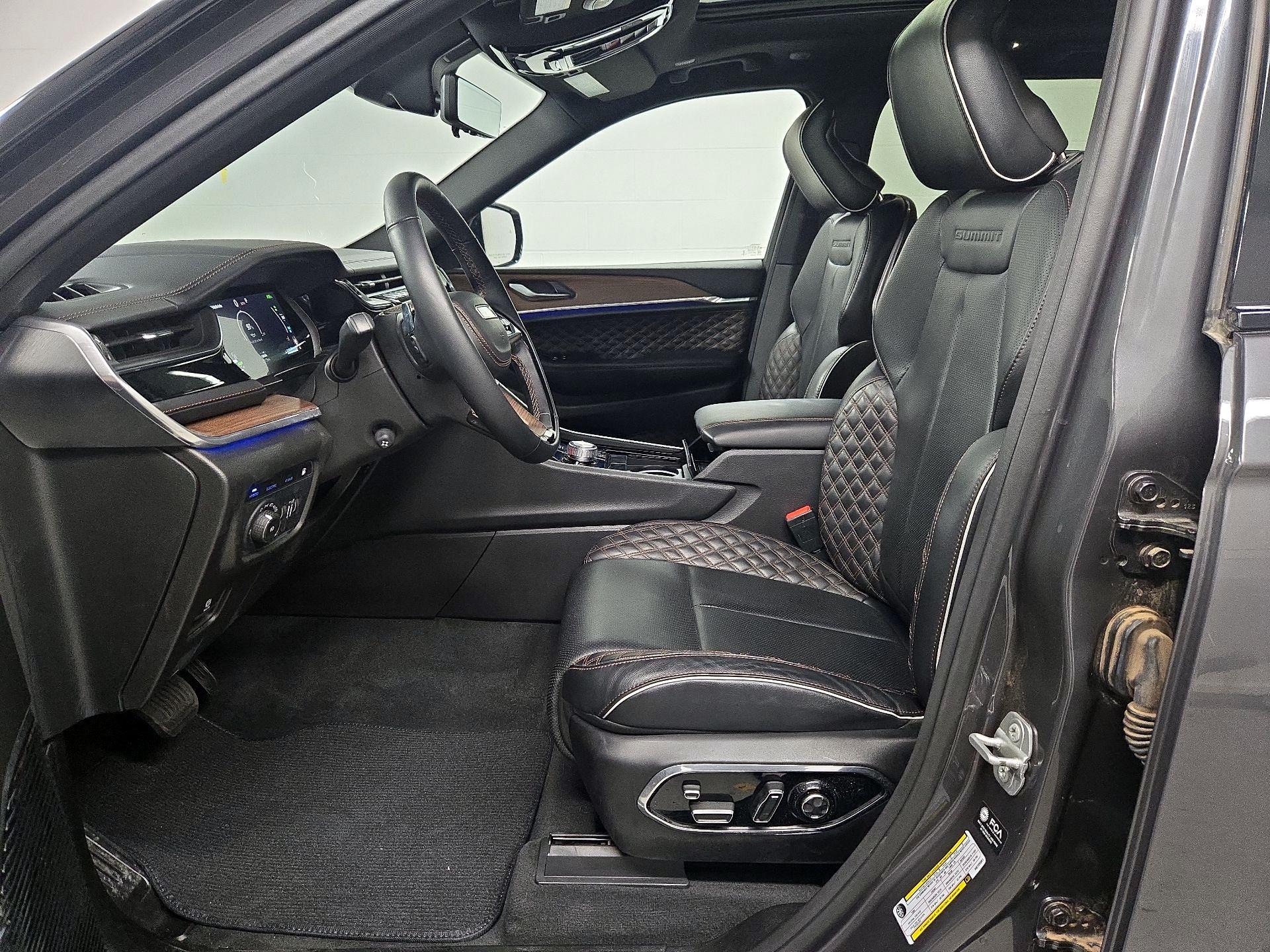 Thumbnail: 2022 Jeep Grand Cherokee - 11