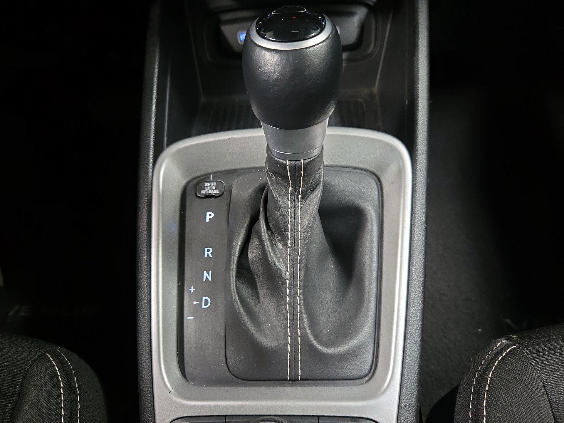 Thumbnail: 2023 Hyundai Venue - 17