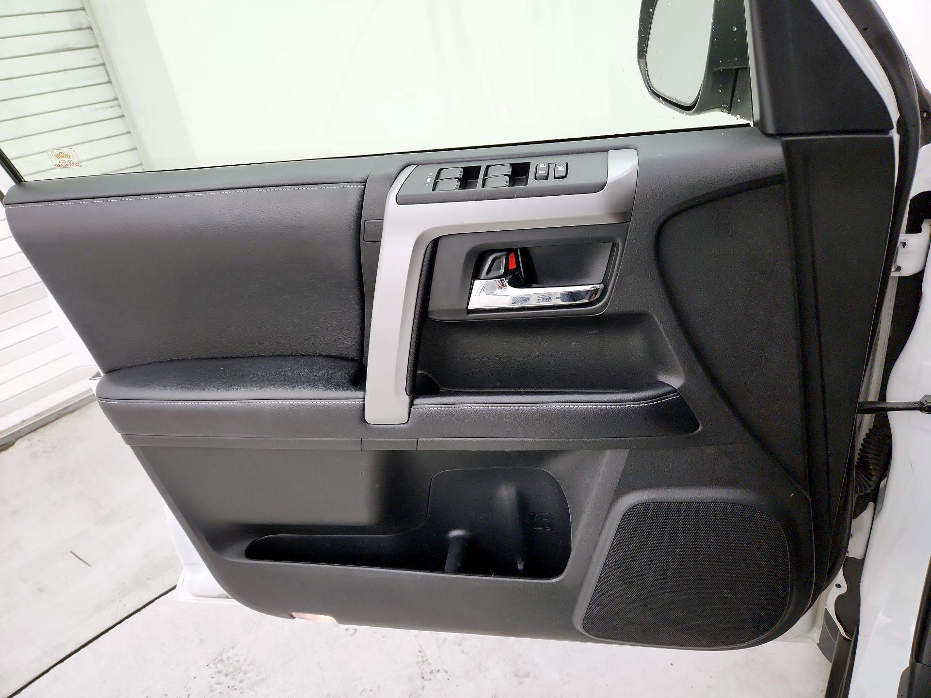 Thumbnail: 2018 Toyota 4Runner - 12