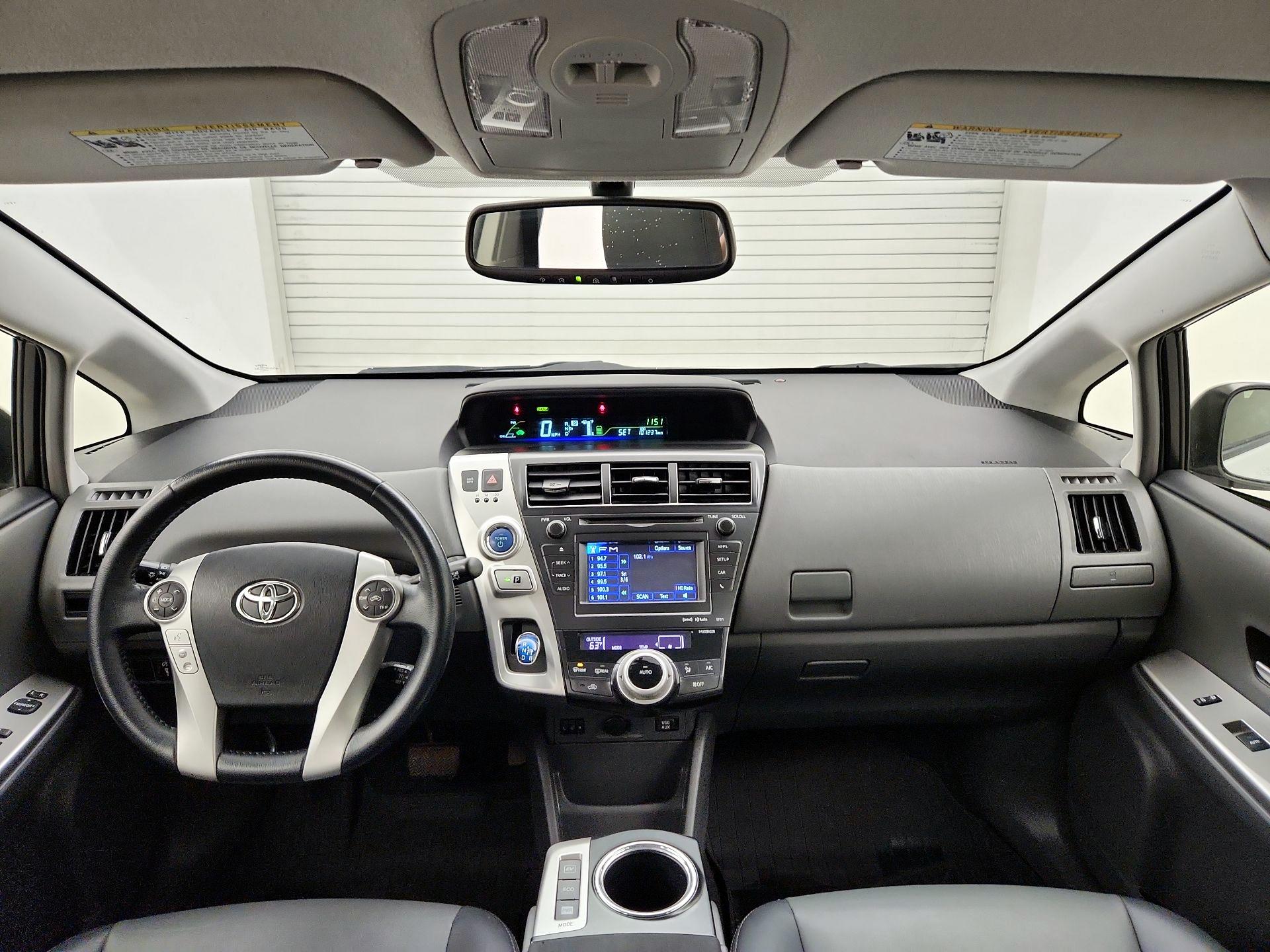 Thumbnail: 2014 Toyota Prius v - 9