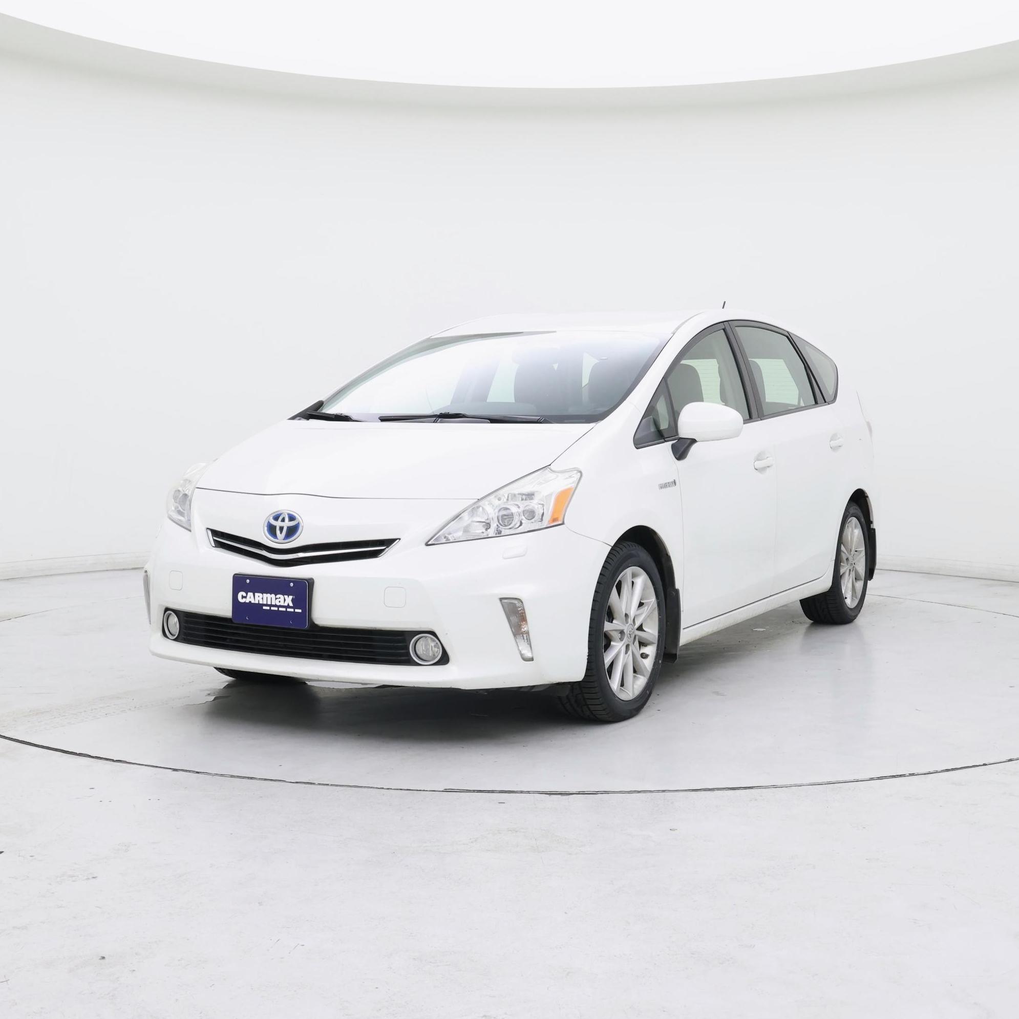 Thumbnail: 2014 Toyota Prius v - 4