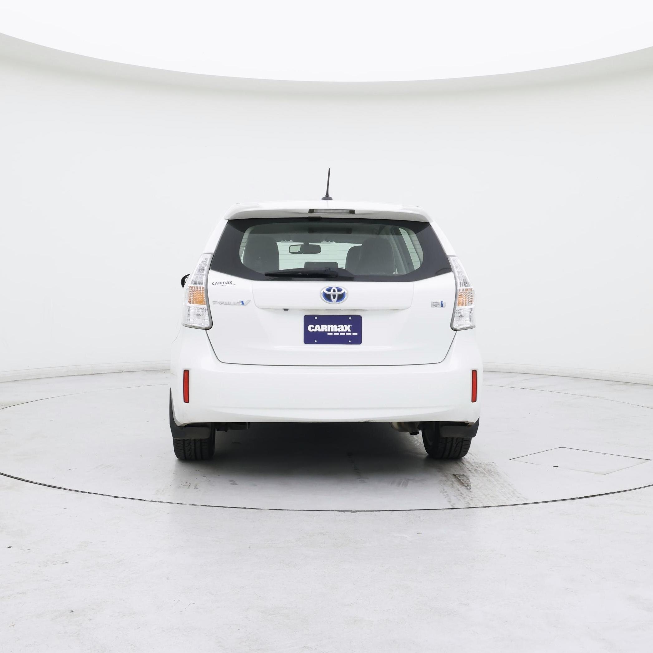 Thumbnail: 2014 Toyota Prius v - 6