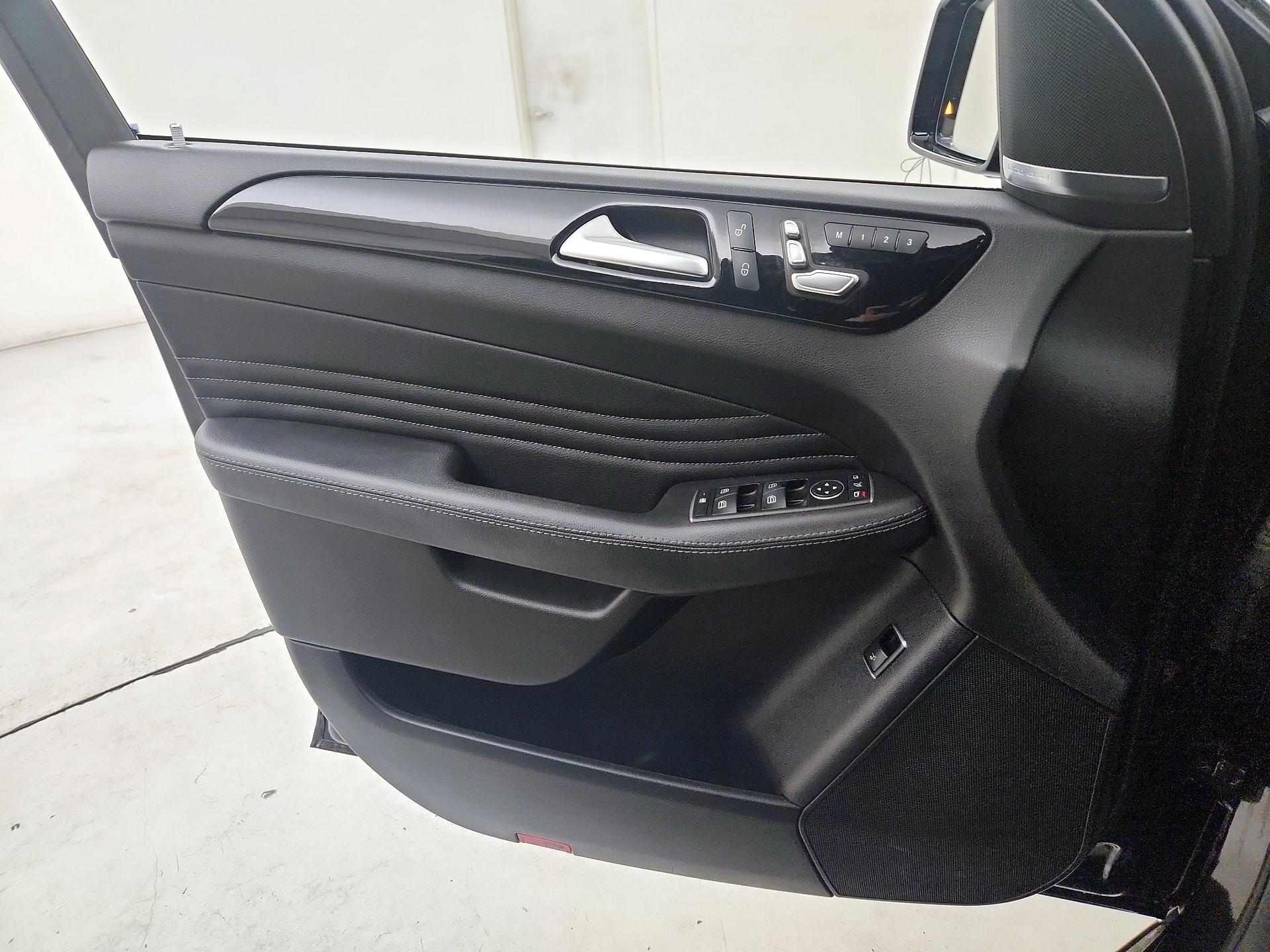 Thumbnail: 2016 Mercedes-Benz GLE - 12