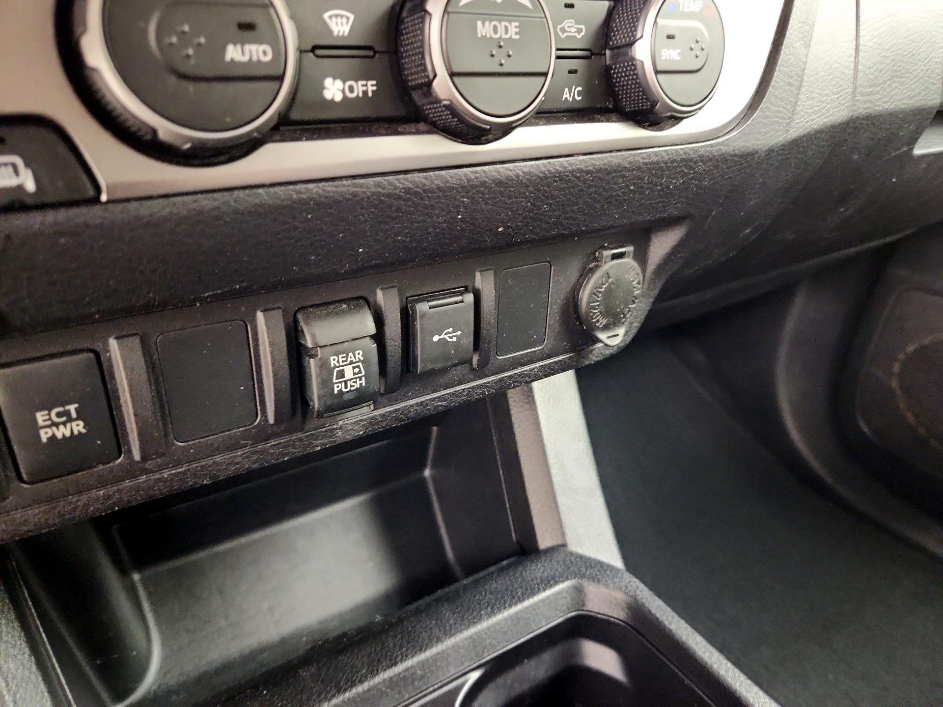 Thumbnail: 2021 Toyota Tacoma - 18