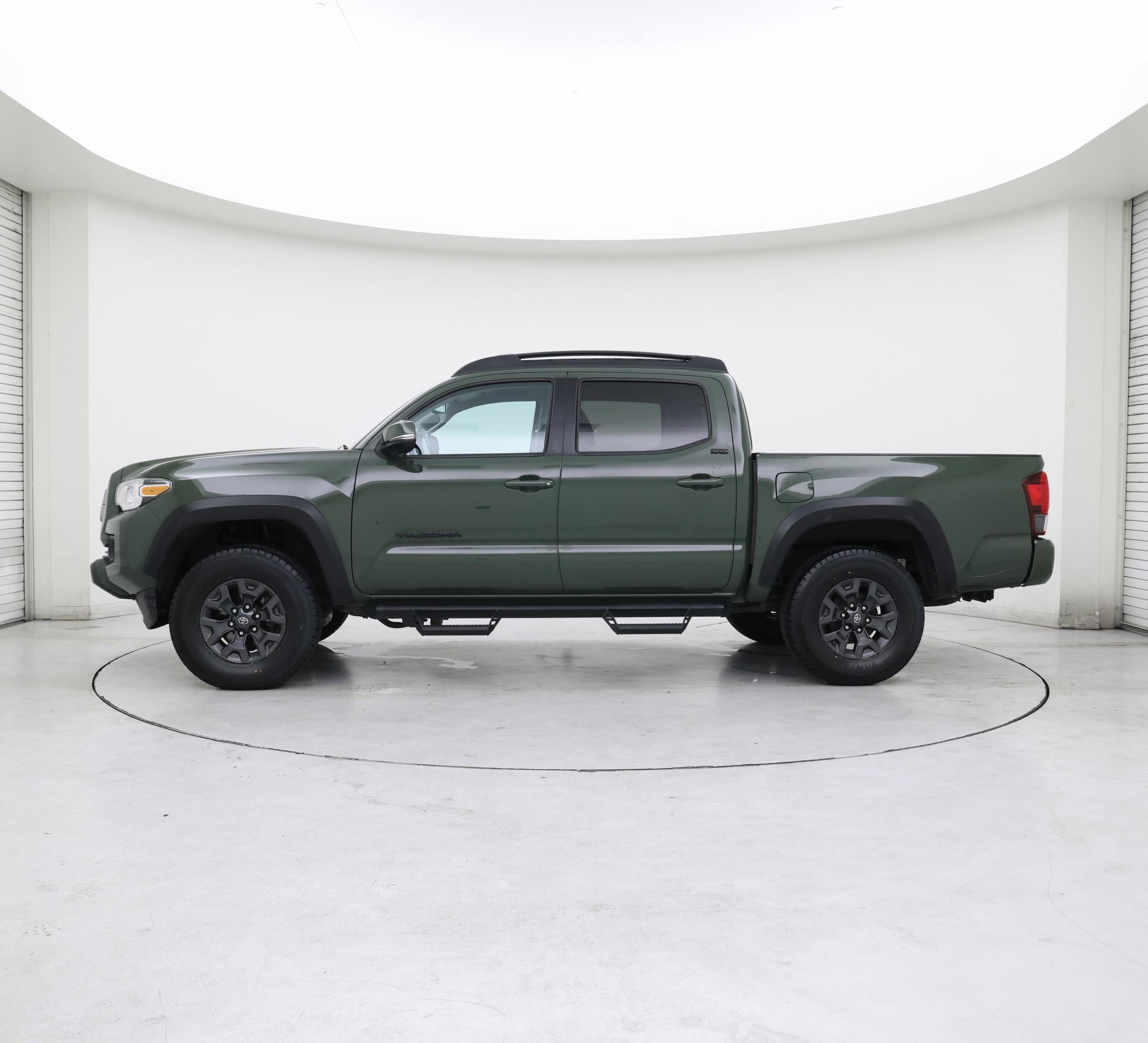 Thumbnail: 2021 Toyota Tacoma - 3