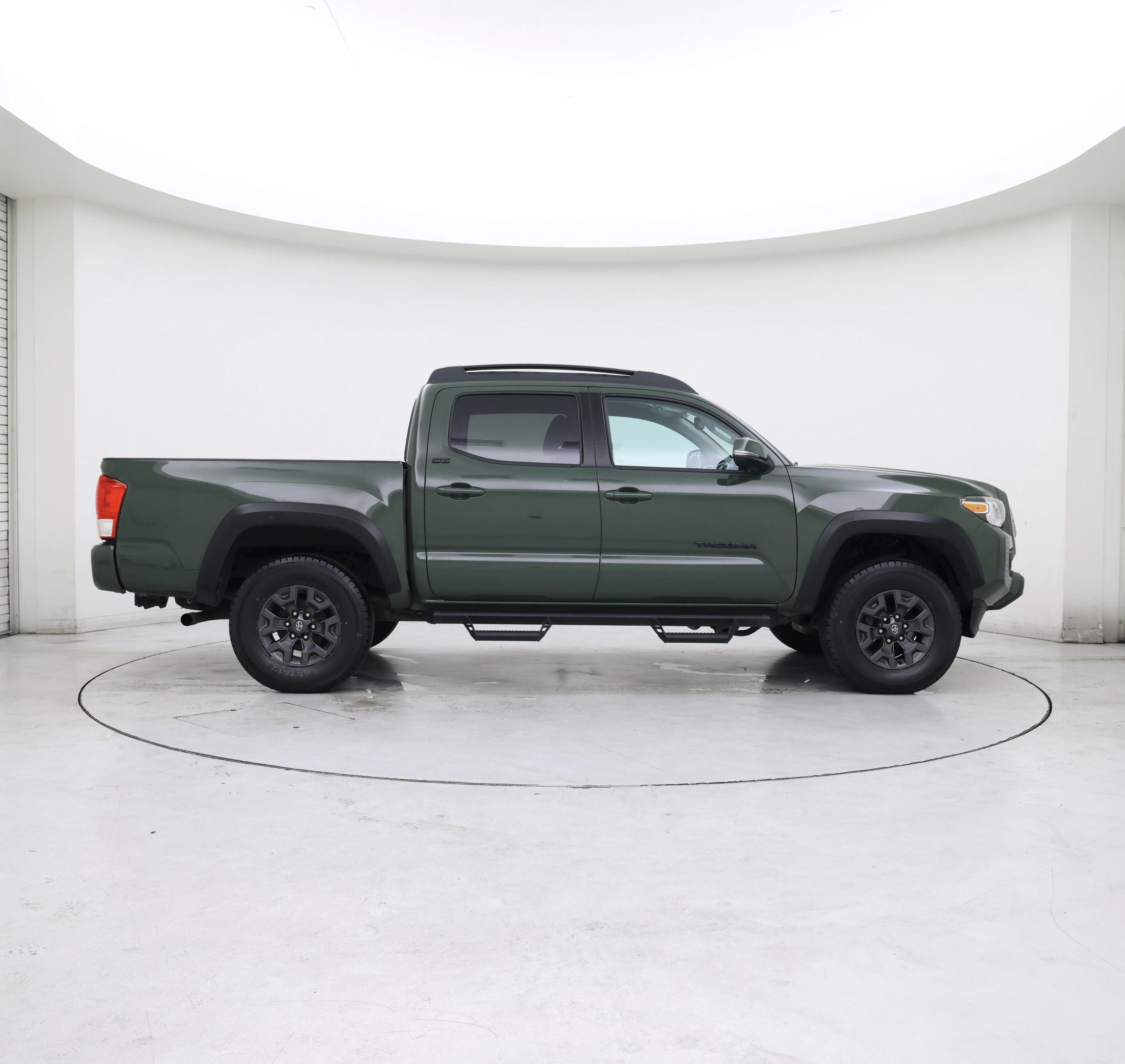 Thumbnail: 2021 Toyota Tacoma - 7