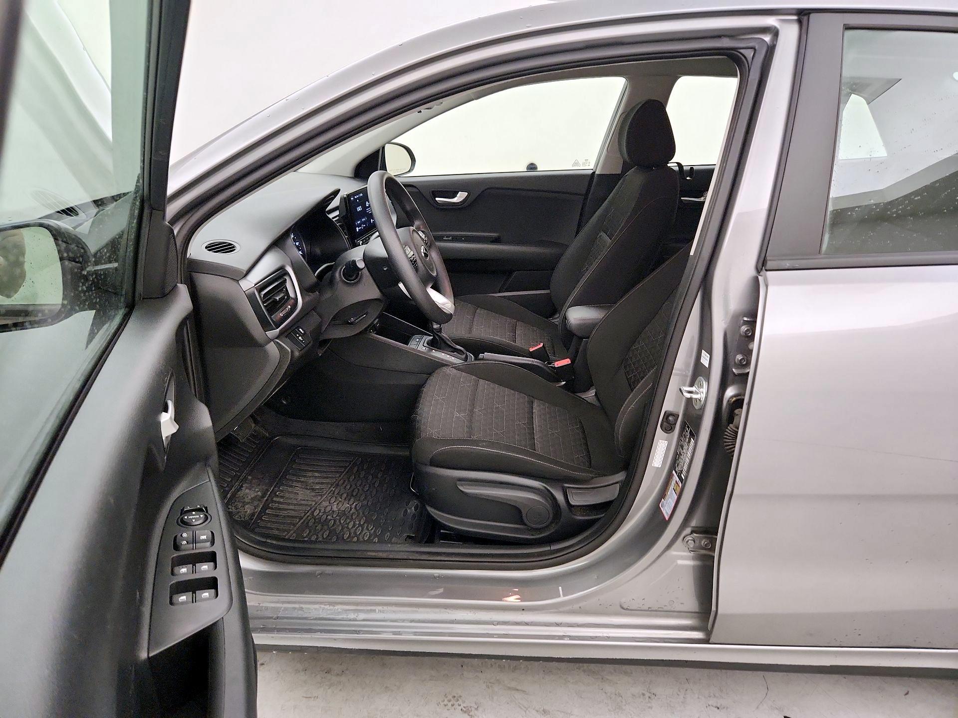 Thumbnail: 2021 Kia Rio - 11