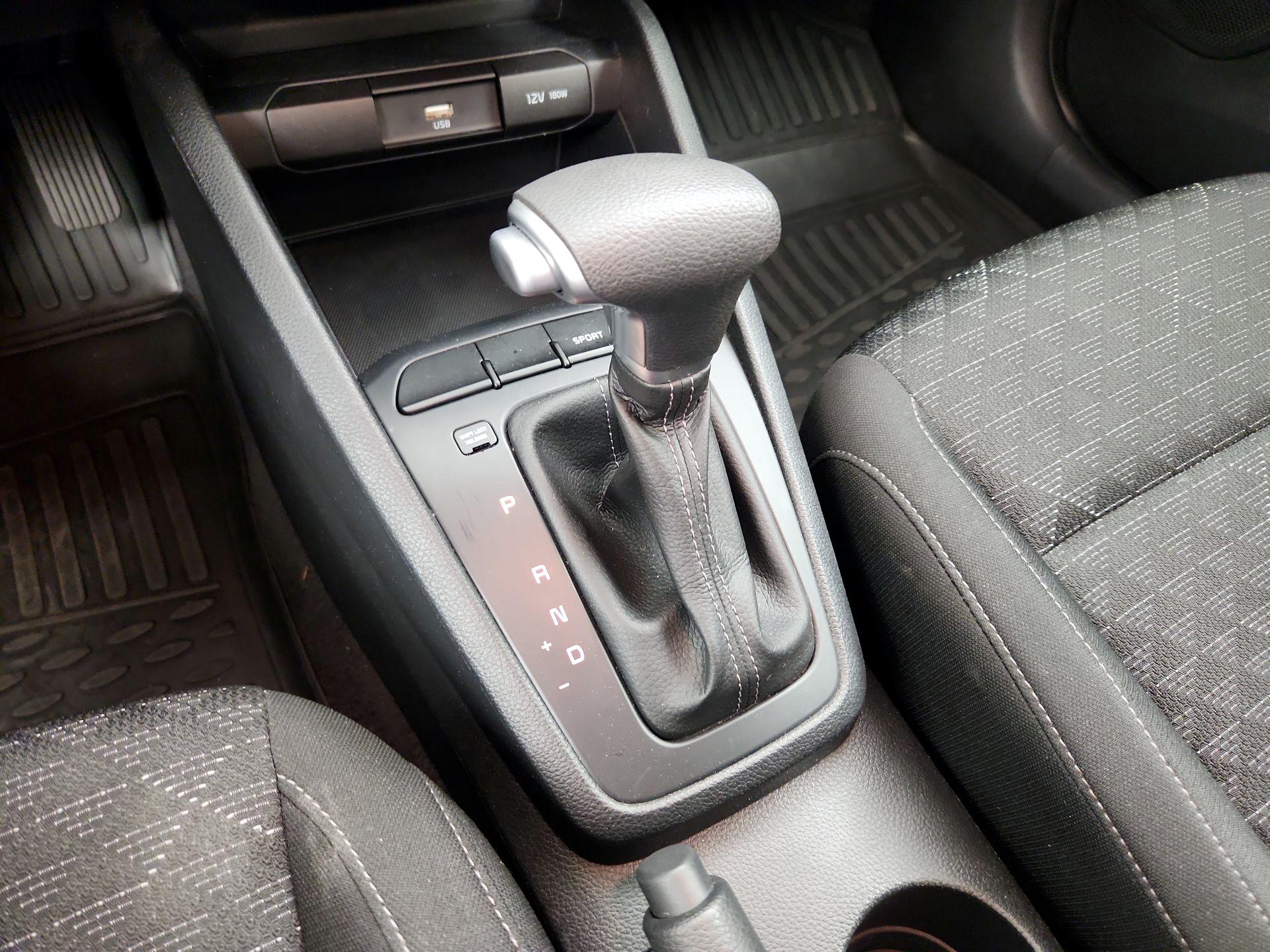 Thumbnail: 2021 Kia Rio - 17