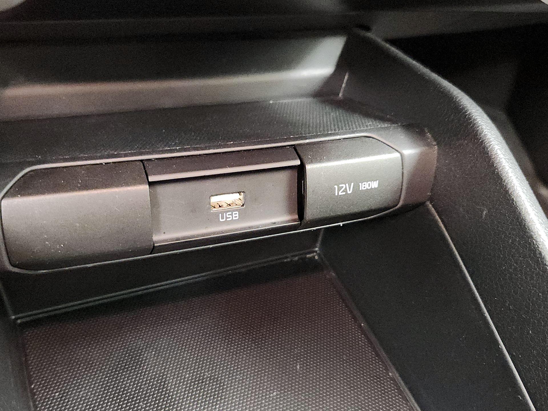 Thumbnail: 2021 Kia Rio - 18