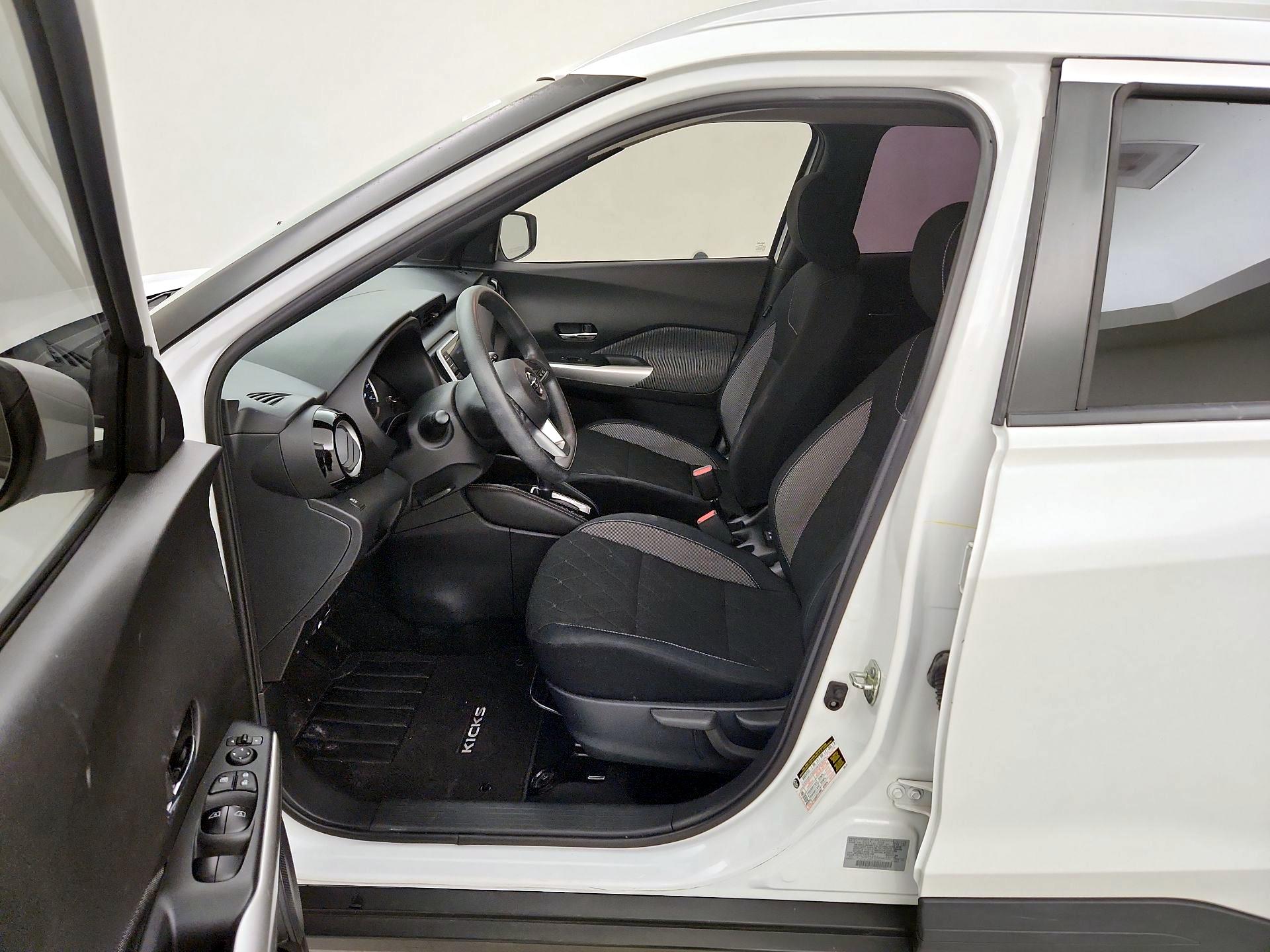 Thumbnail: 2018 Nissan Kicks - 11