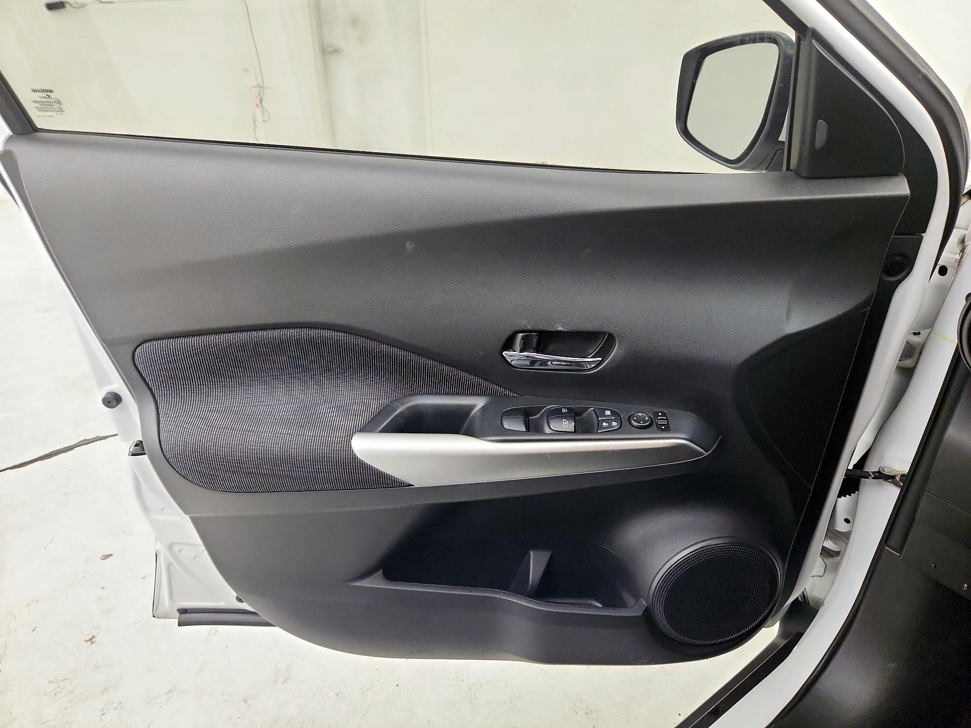 Thumbnail: 2018 Nissan Kicks - 12