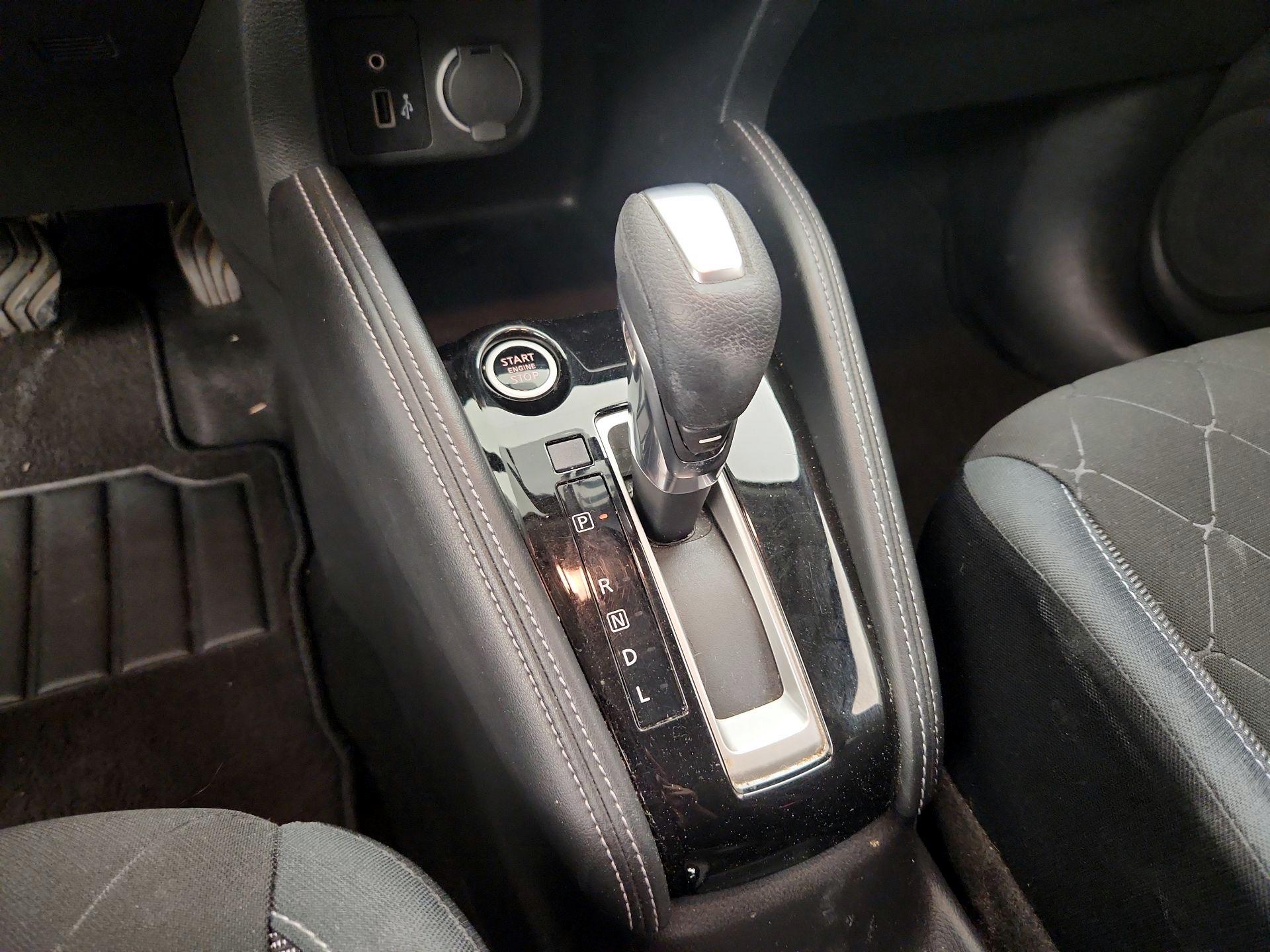 Thumbnail: 2018 Nissan Kicks - 17