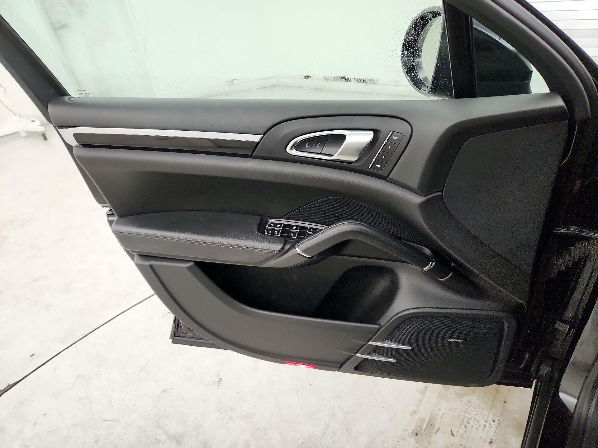 Thumbnail: 2018 Porsche Cayenne - 12