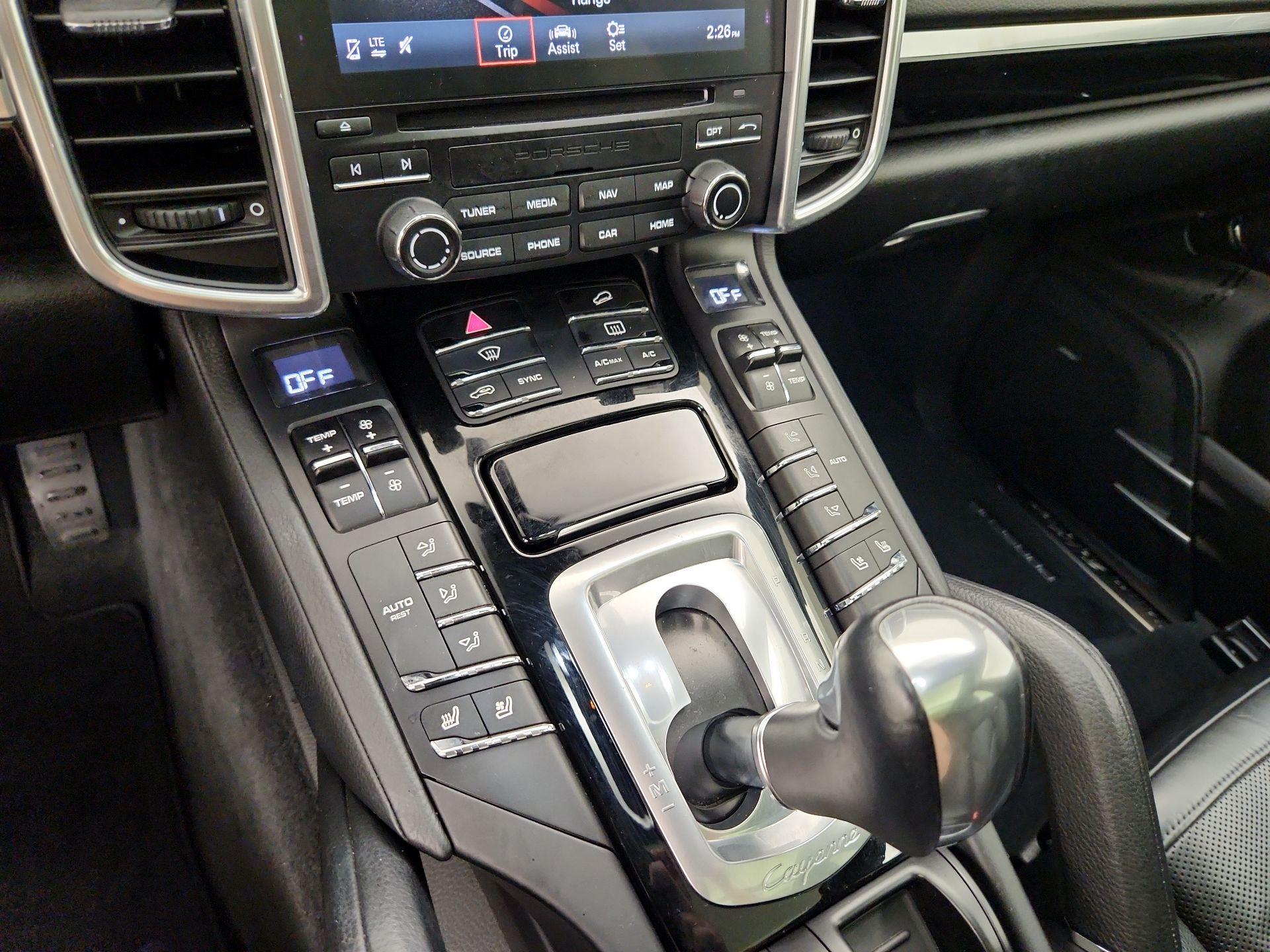 Thumbnail: 2018 Porsche Cayenne - 17