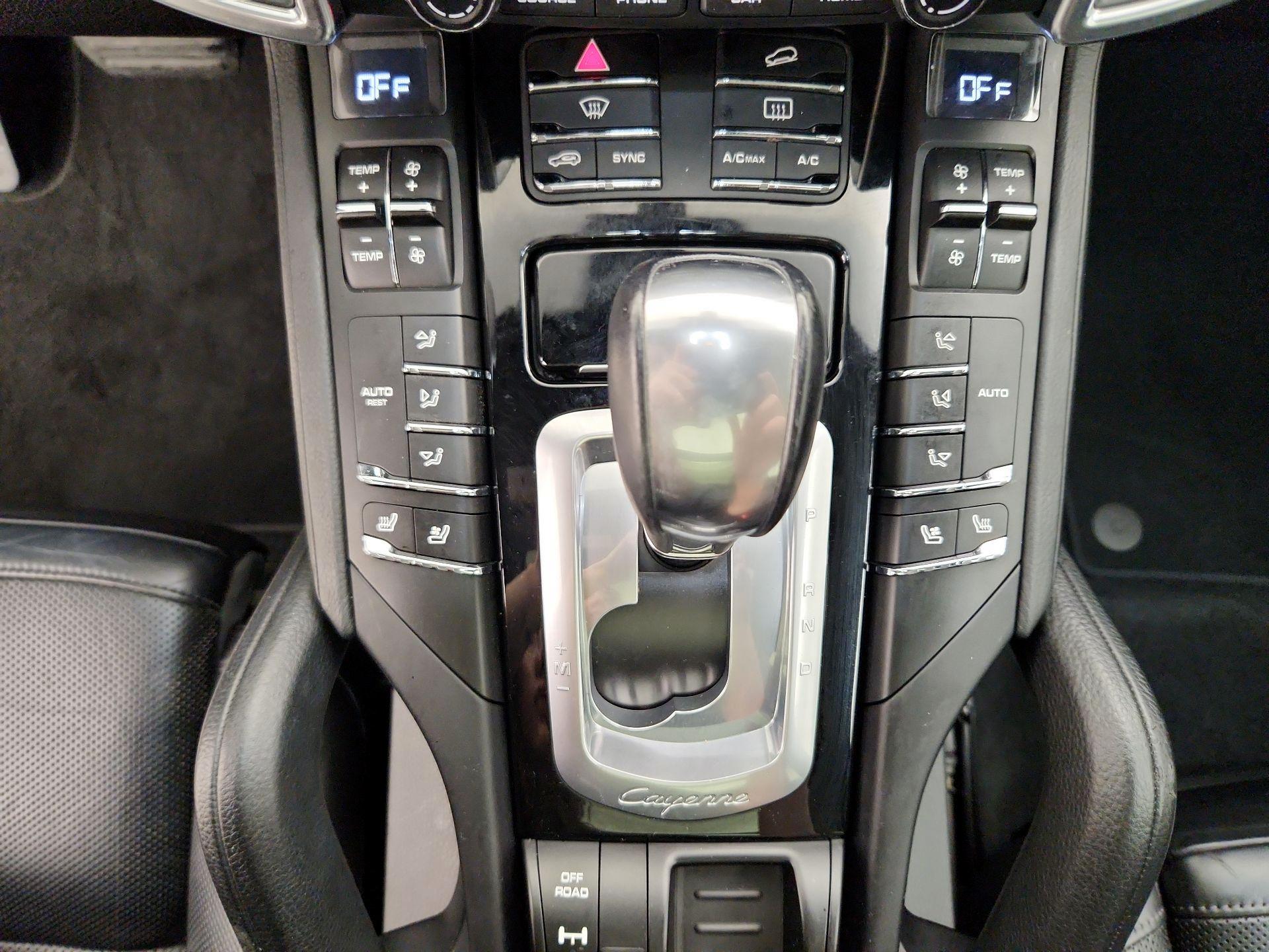 Thumbnail: 2018 Porsche Cayenne - 18