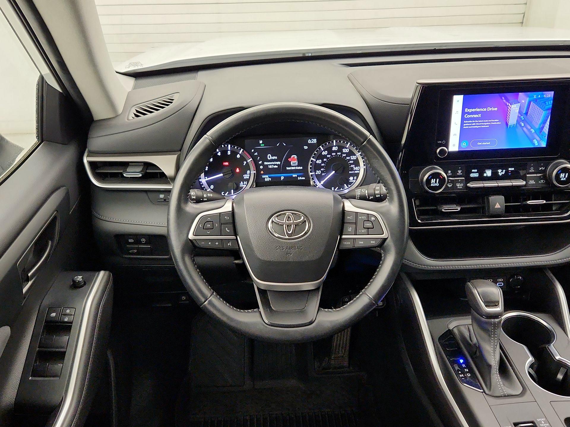 Thumbnail: 2023 Toyota Highlander - 10