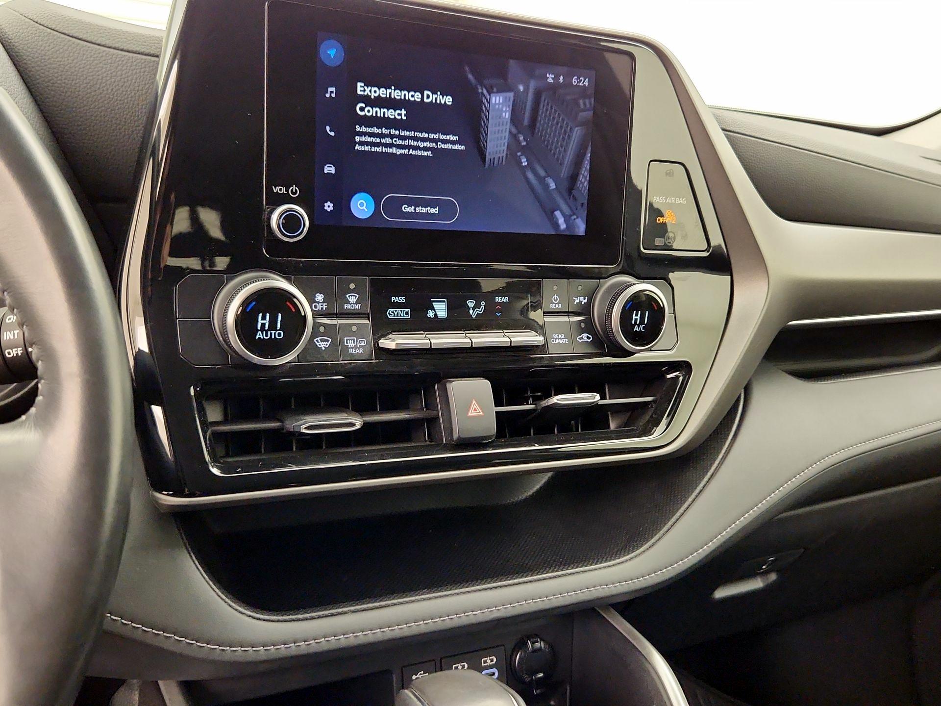 Thumbnail: 2023 Toyota Highlander - 16