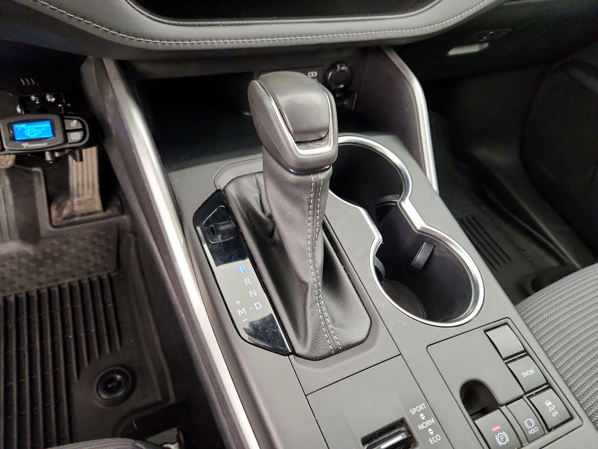 Thumbnail: 2023 Toyota Highlander - 17