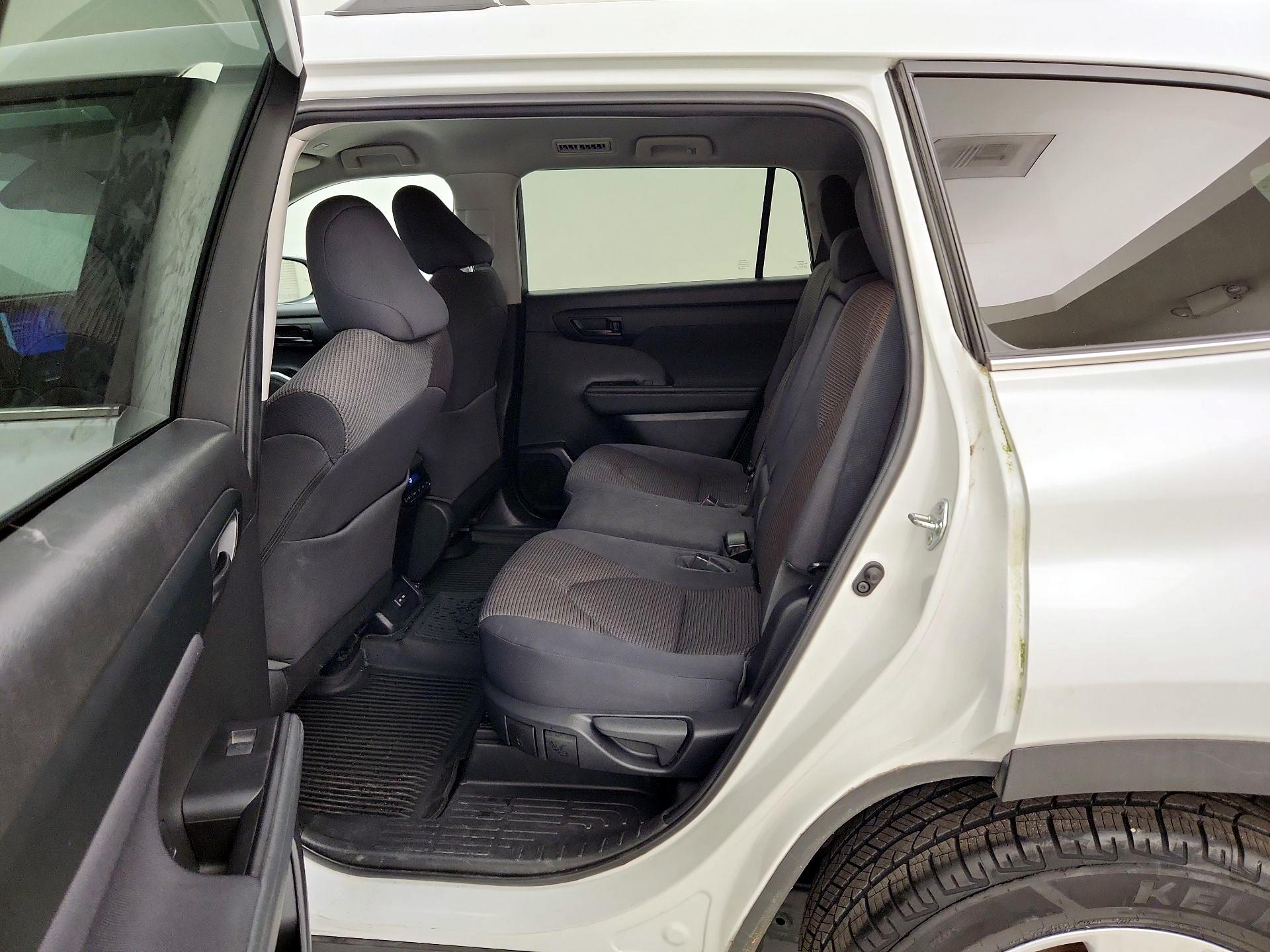 Thumbnail: 2023 Toyota Highlander - 19