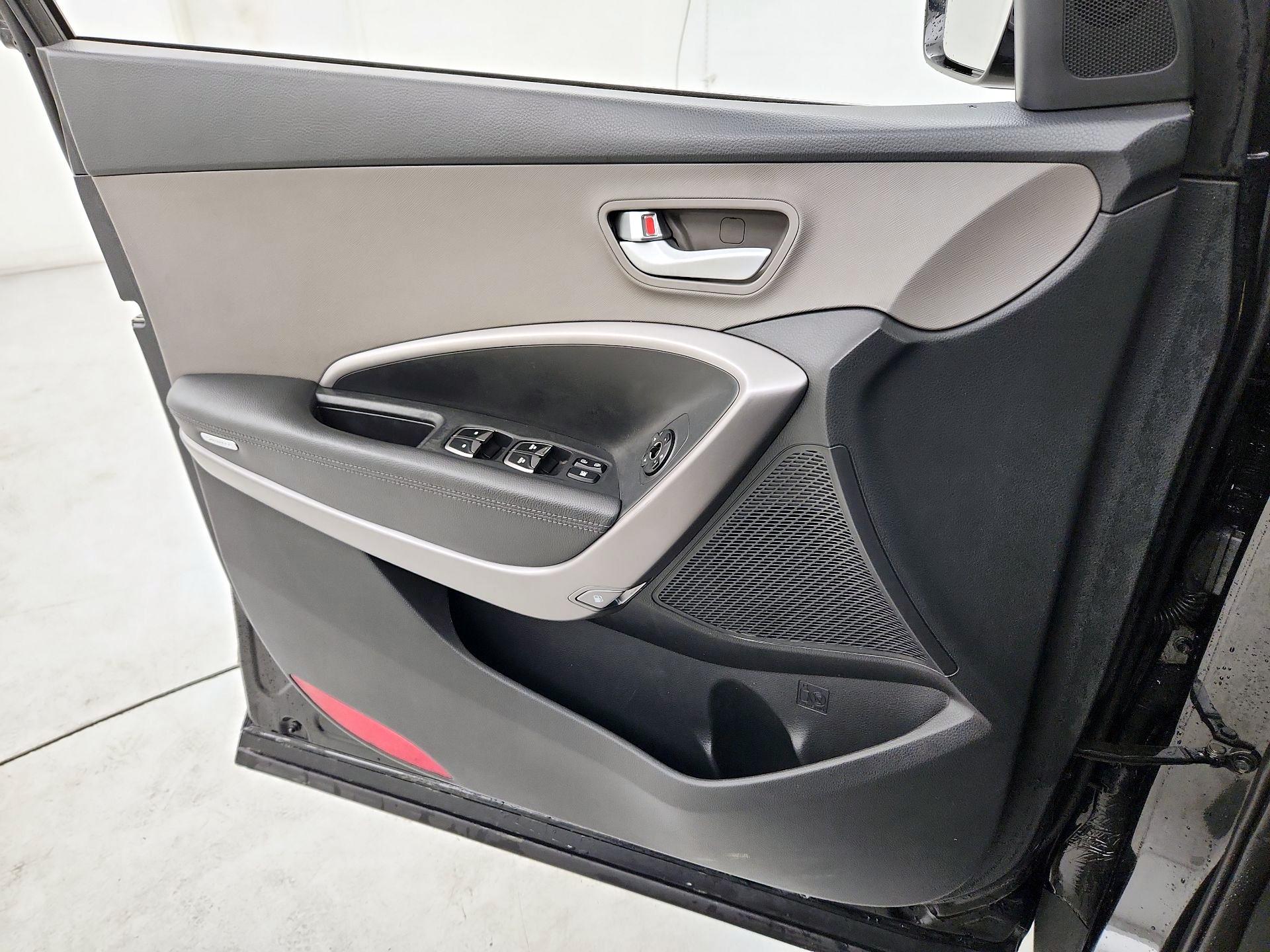 Thumbnail: 2016 Hyundai Santa Fe - 12