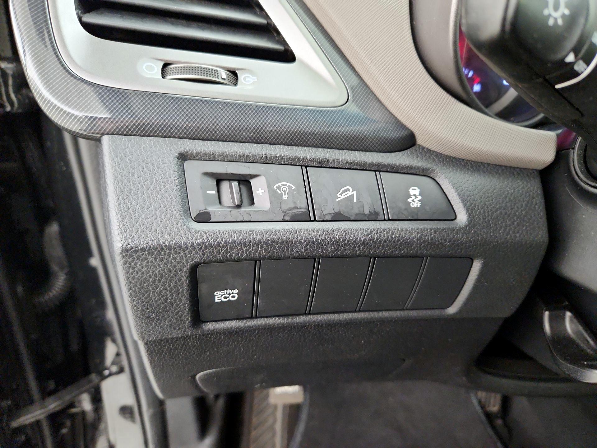 Thumbnail: 2016 Hyundai Santa Fe - 13