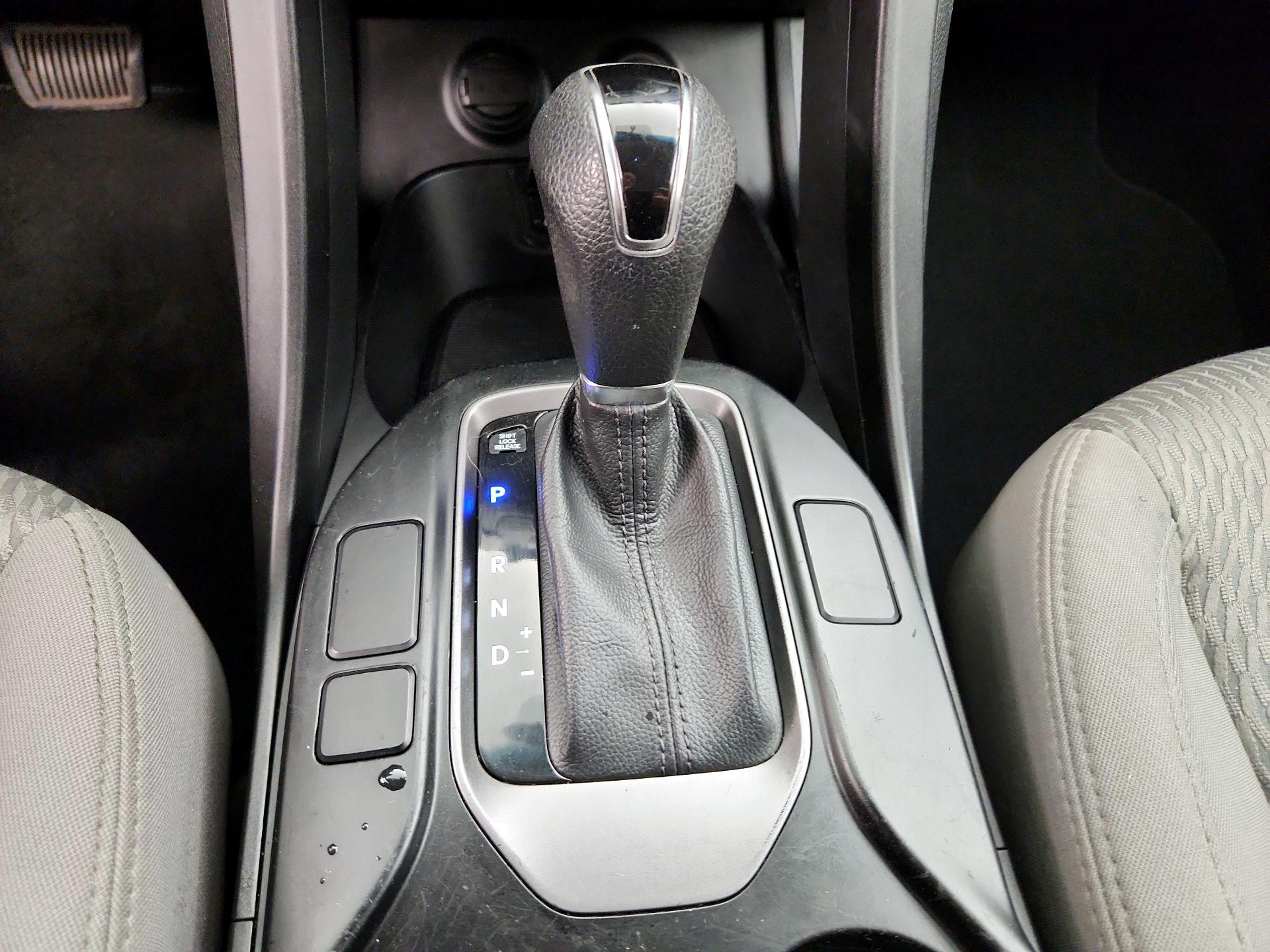 Thumbnail: 2016 Hyundai Santa Fe - 16