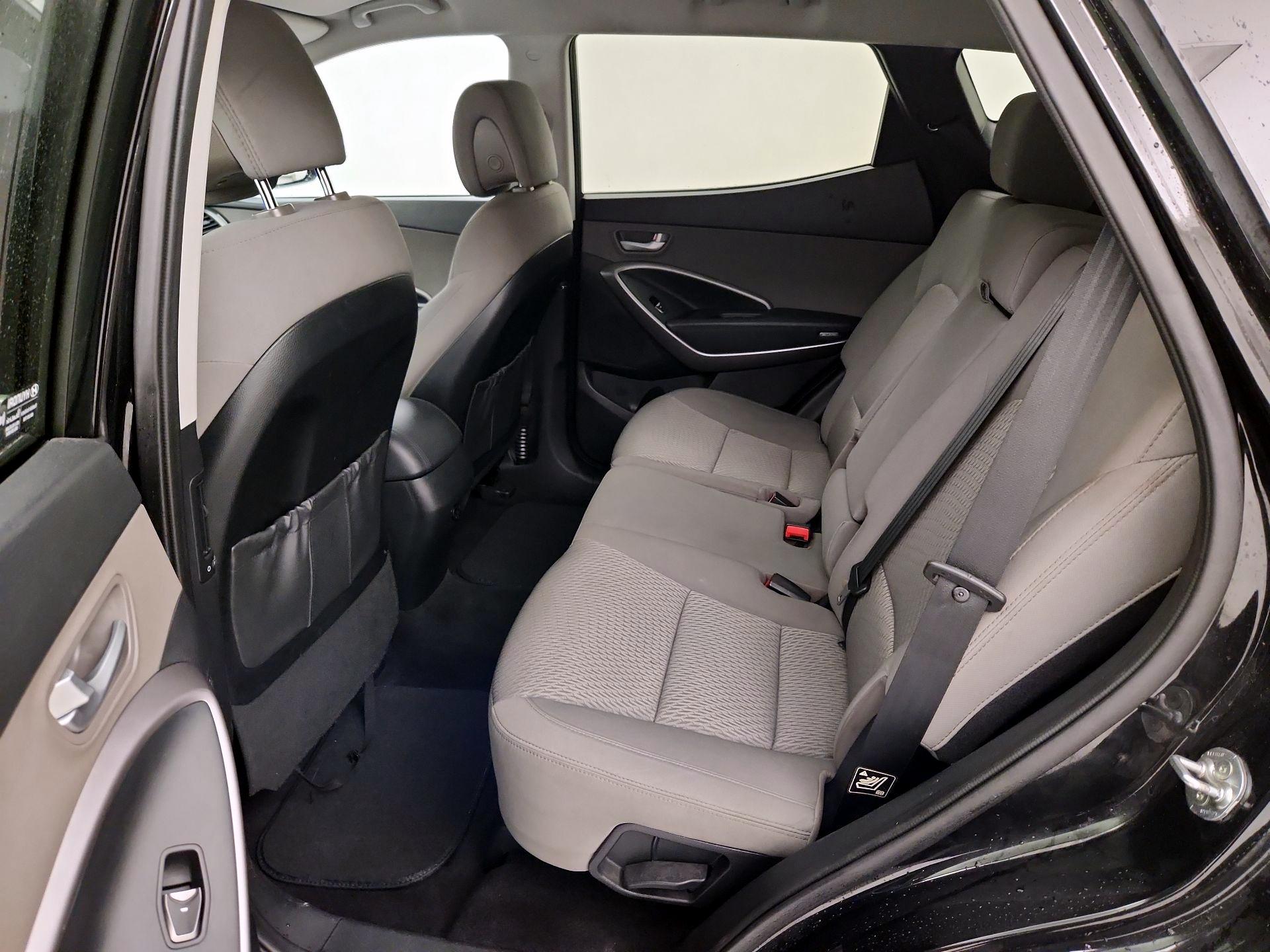 Thumbnail: 2016 Hyundai Santa Fe - 18