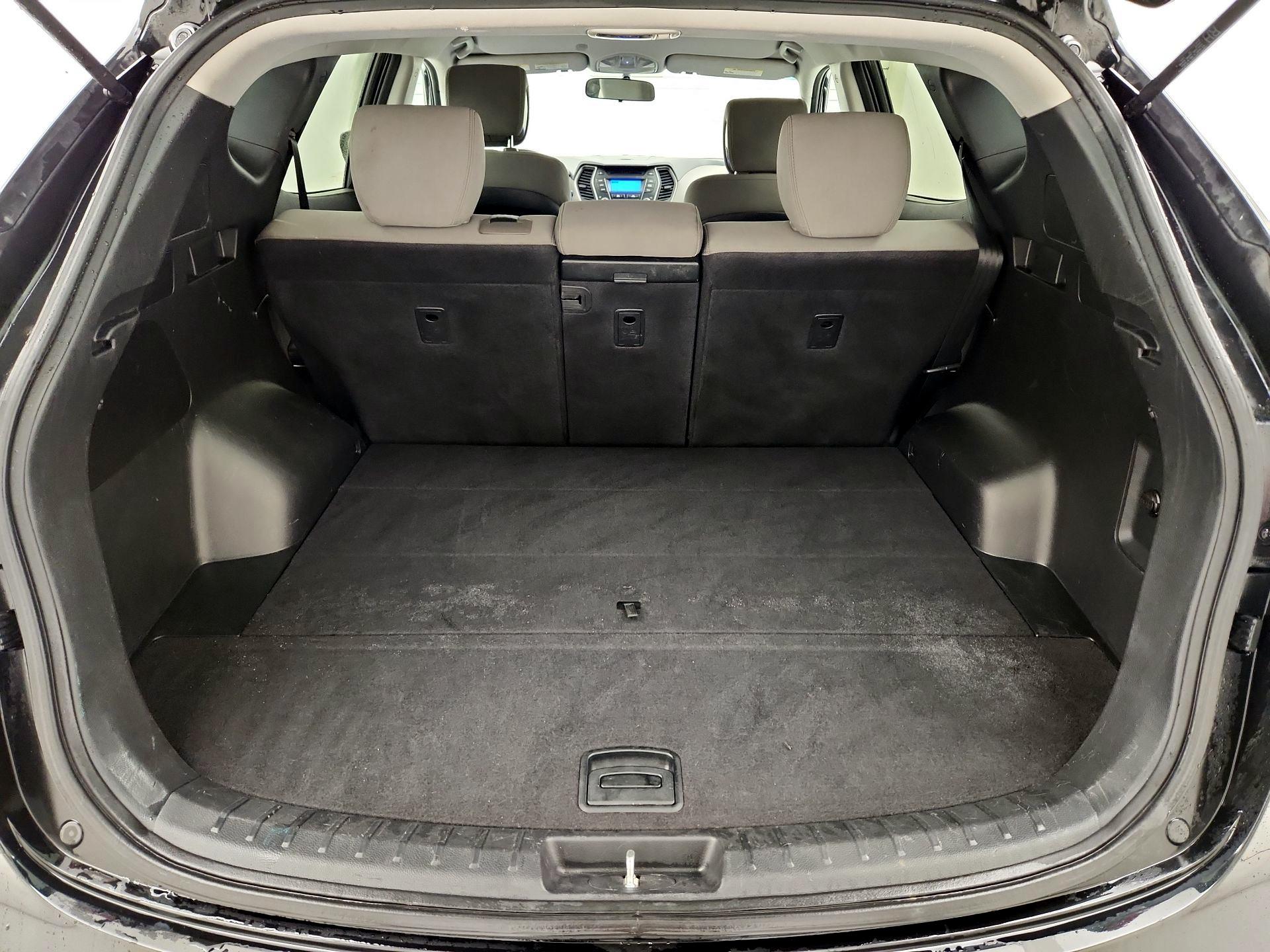 Thumbnail: 2016 Hyundai Santa Fe - 19