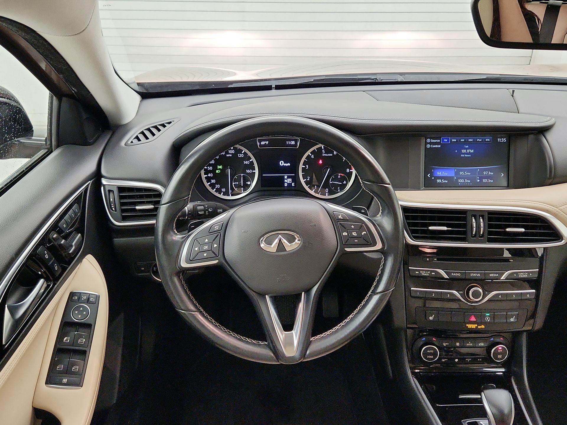 Thumbnail: 2018 INFINITI QX30 - 10