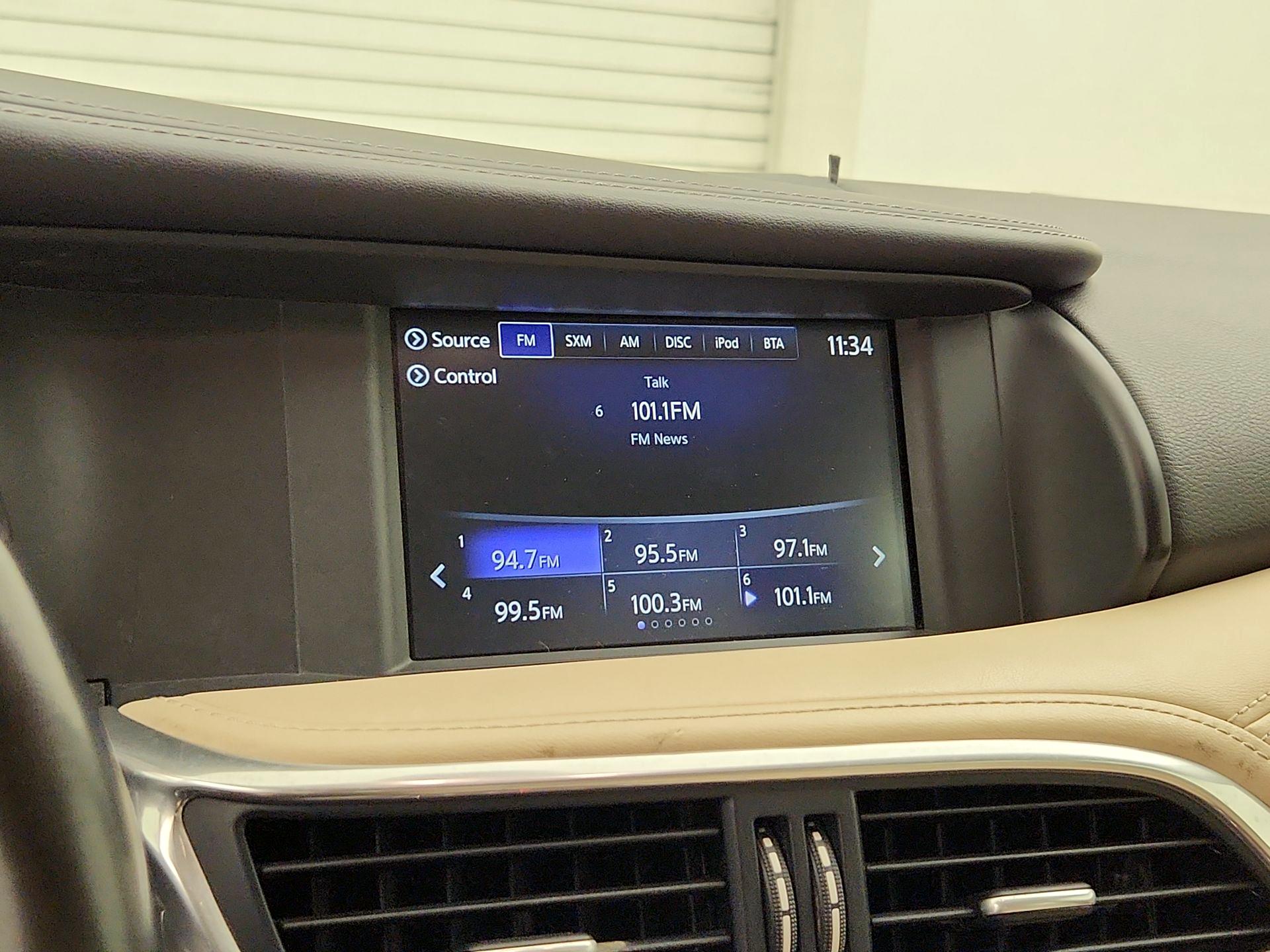 Thumbnail: 2018 INFINITI QX30 - 15